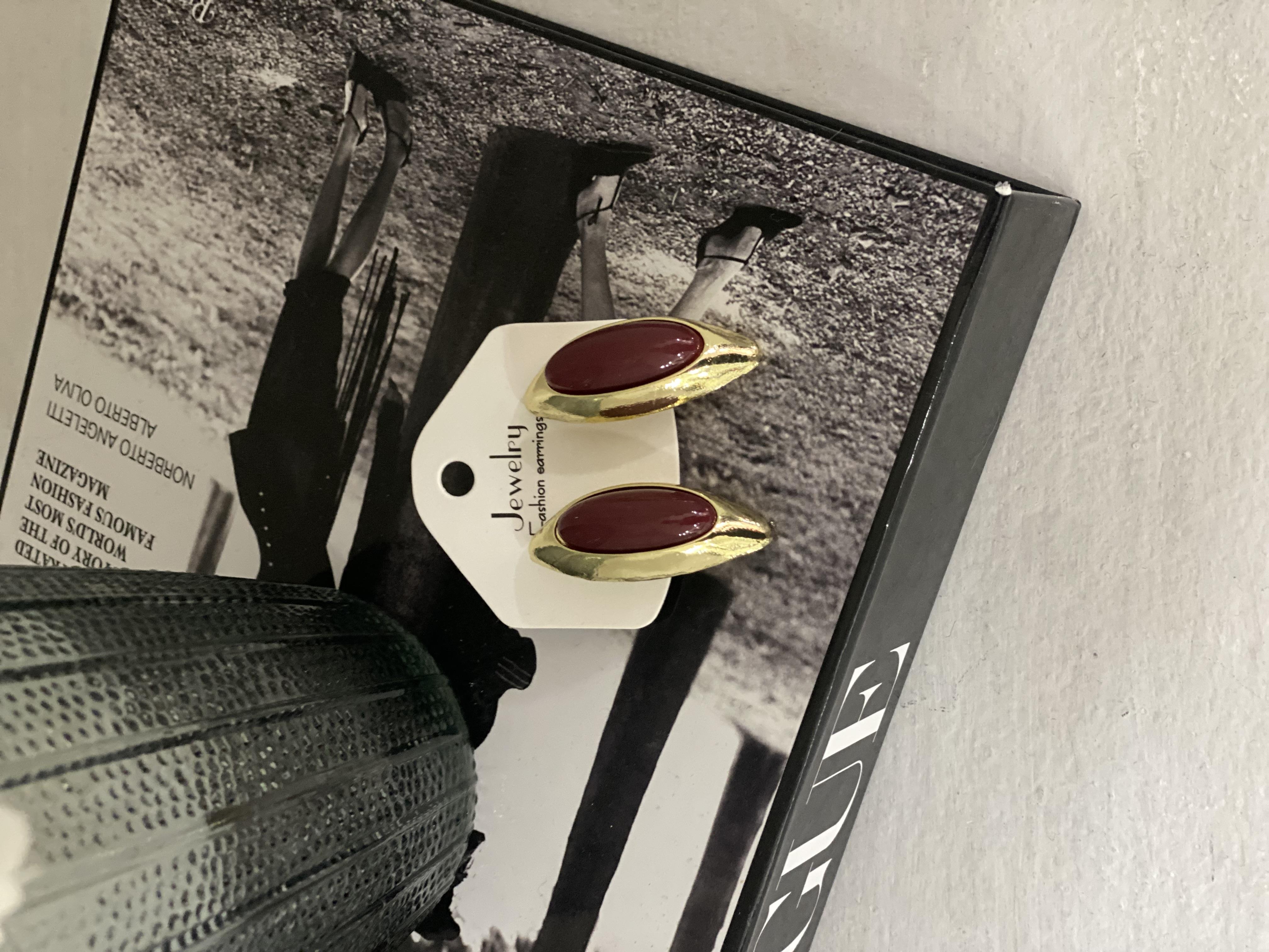 Gold Bordo Taşlı Oval Küpe 