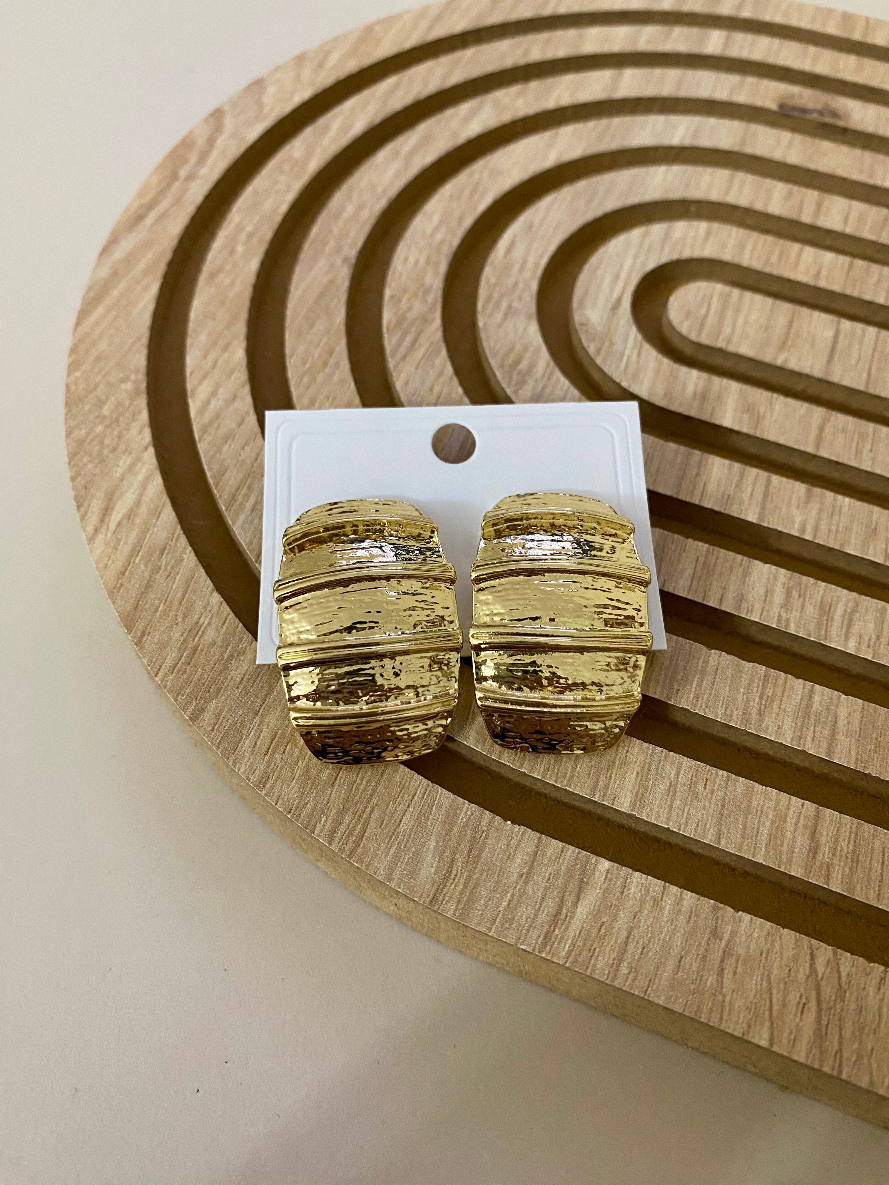 Gold Eğimli Küpe