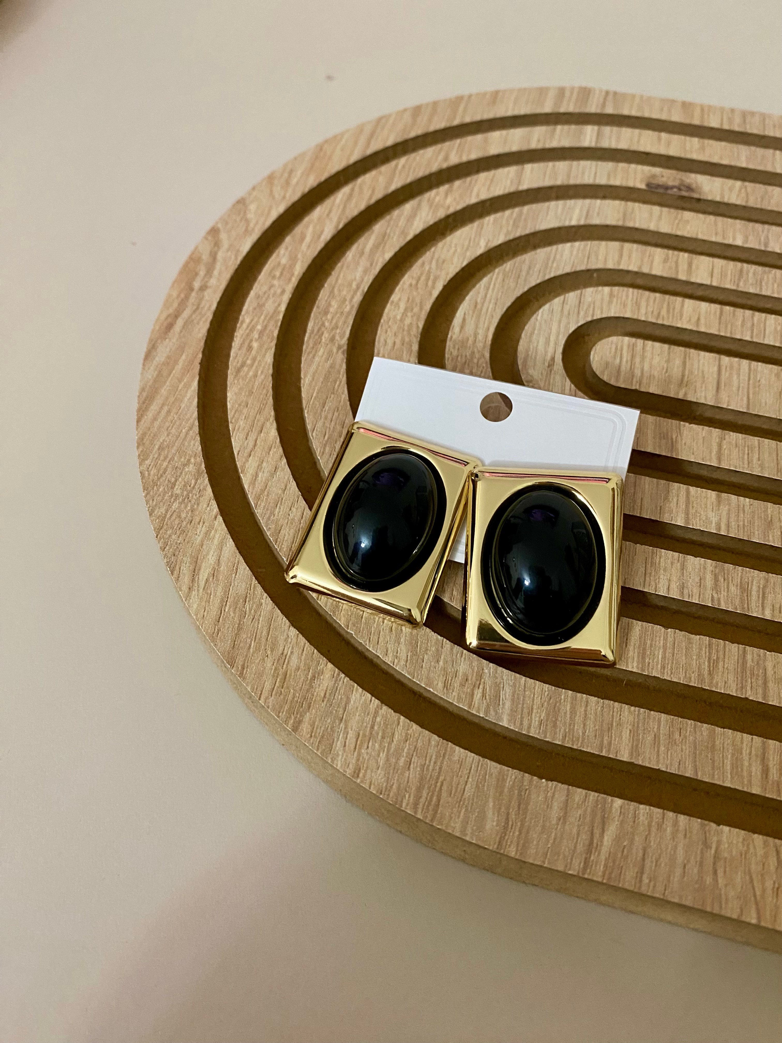 Gold Siyah Marka Model Plaka Küpe