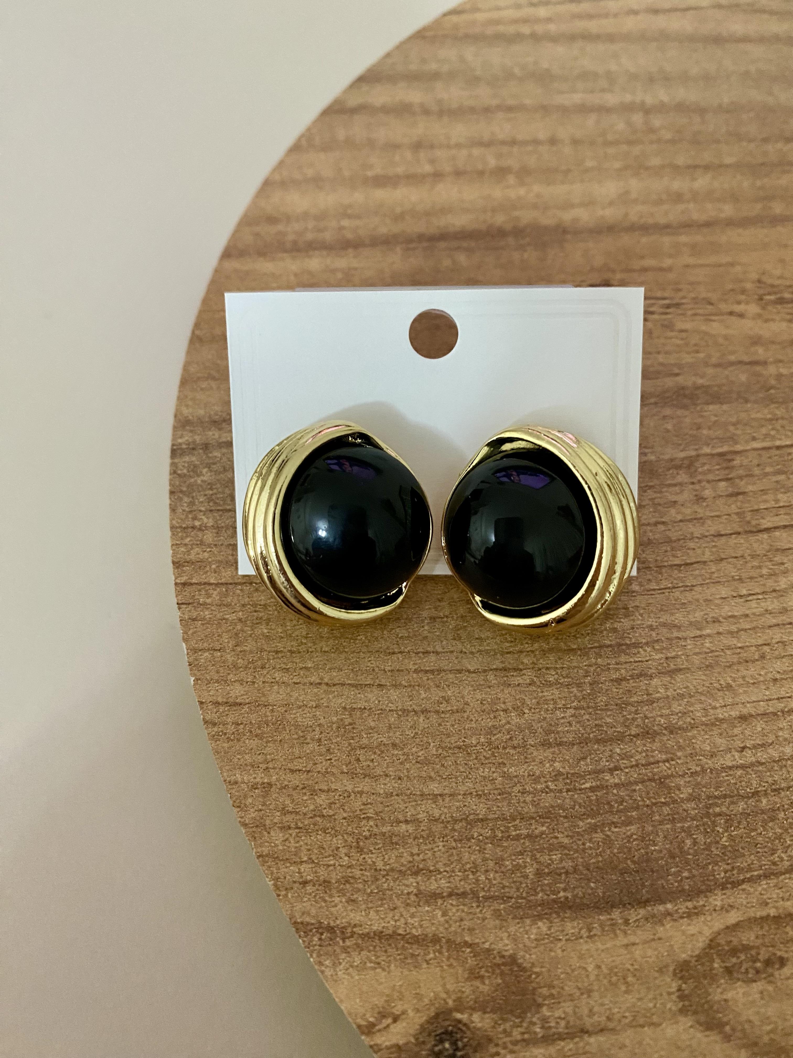 Gold Siyah Mineli Düğme Model Küpe