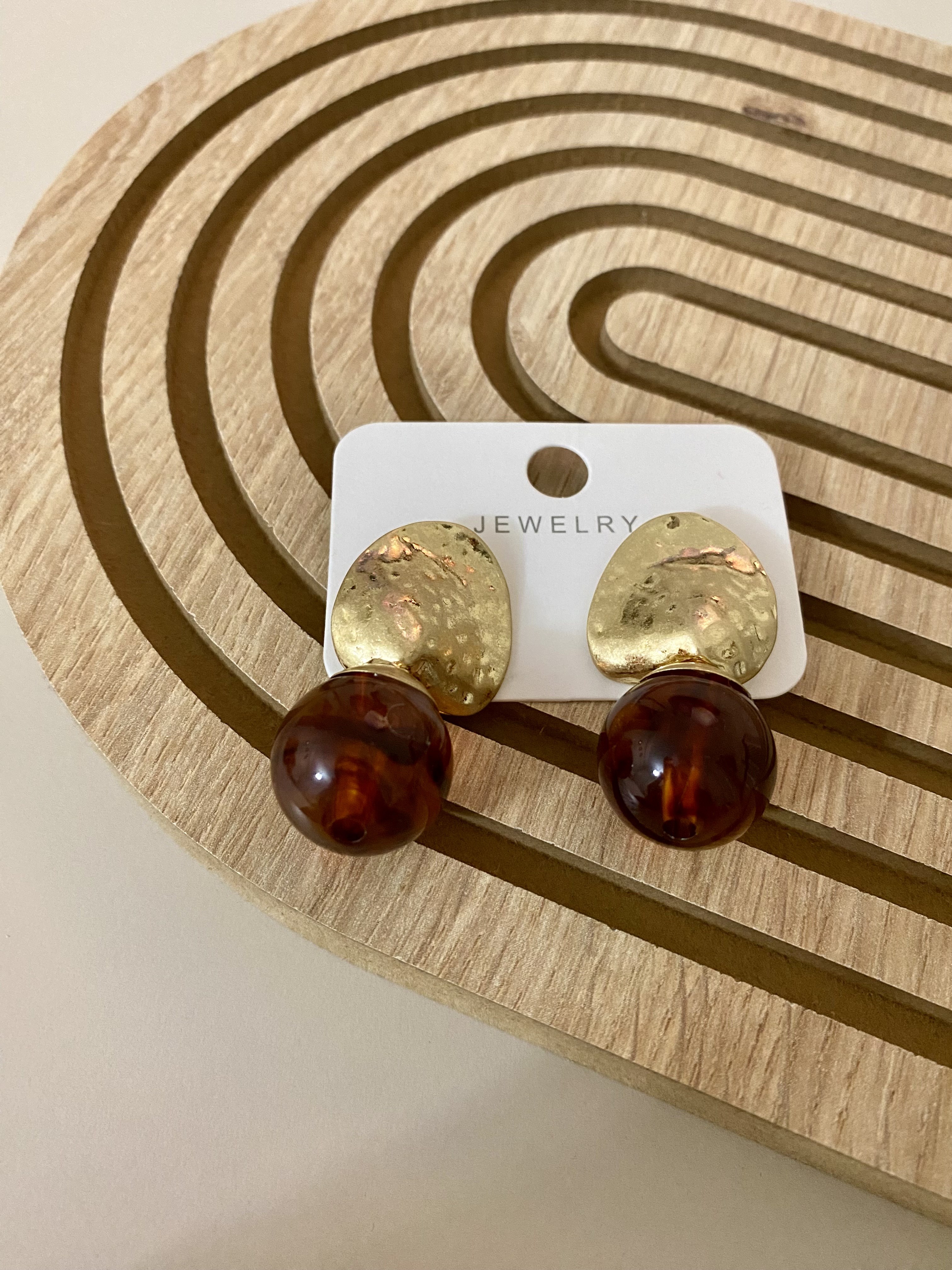 Gold Yuvarlak Kahve Taşlı Küpe 