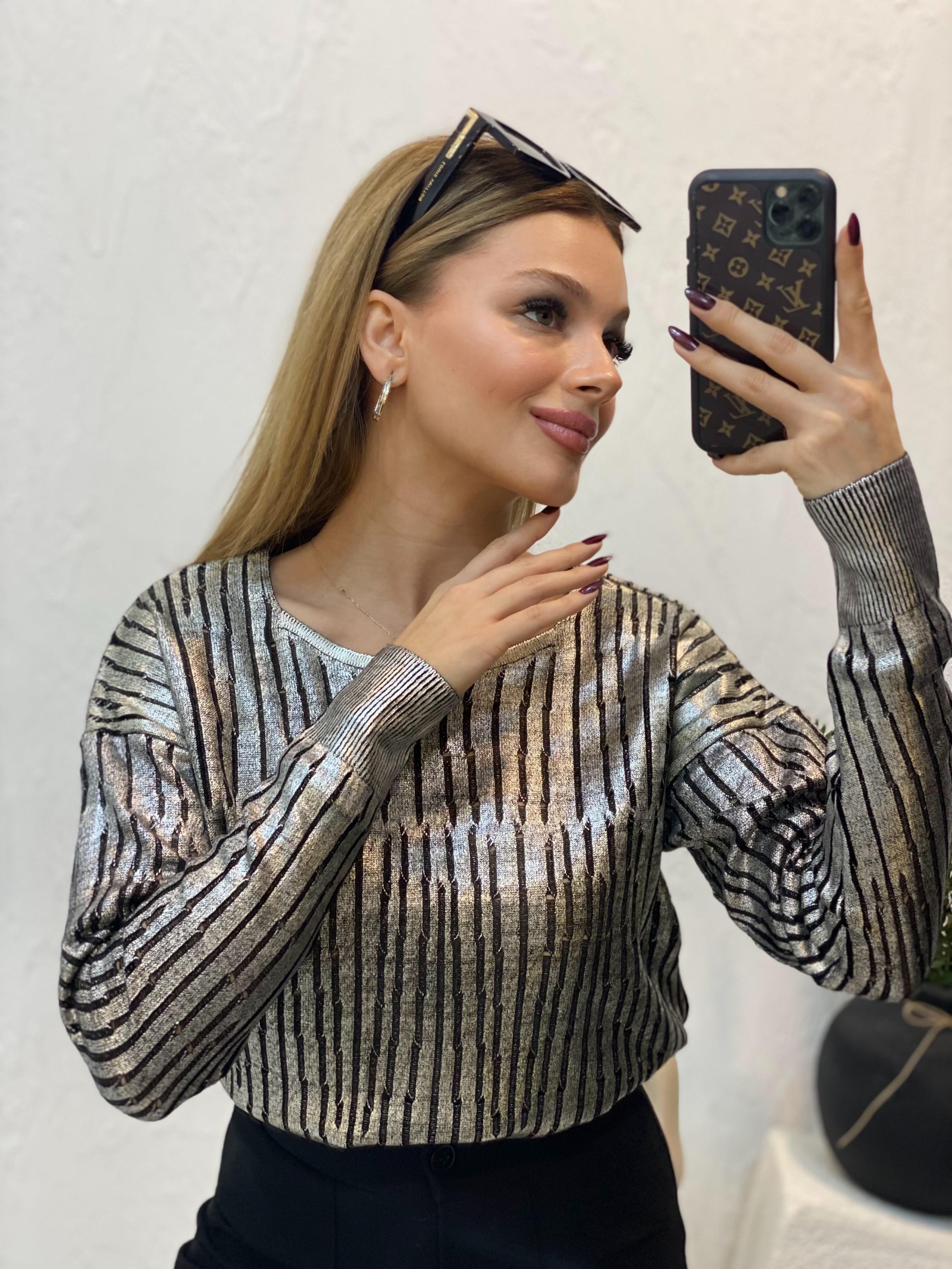 Gümüş Varak Baskılı Delikli Model Triko