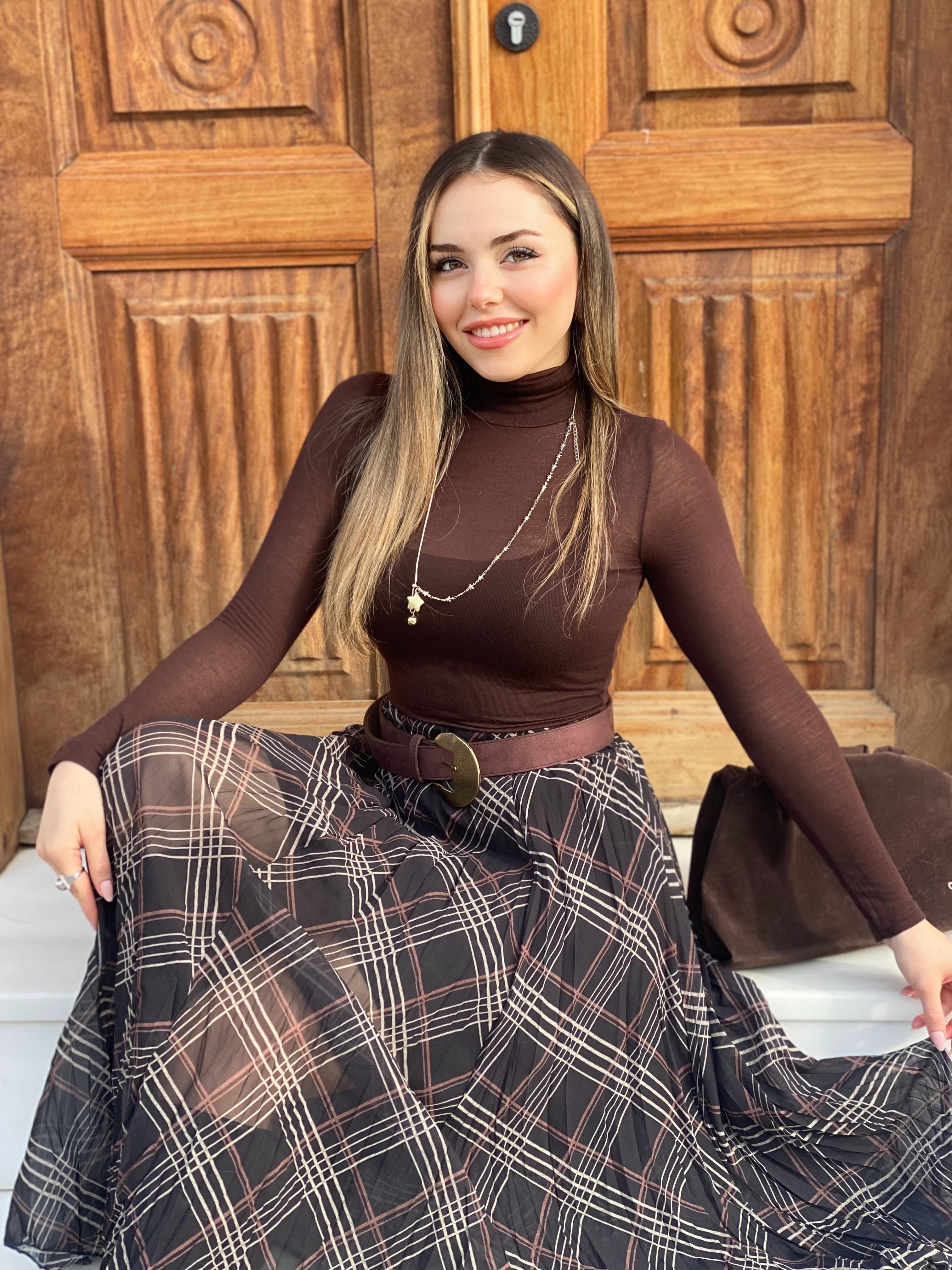 Kahve Boğazlı Yaka Transparan Bluz