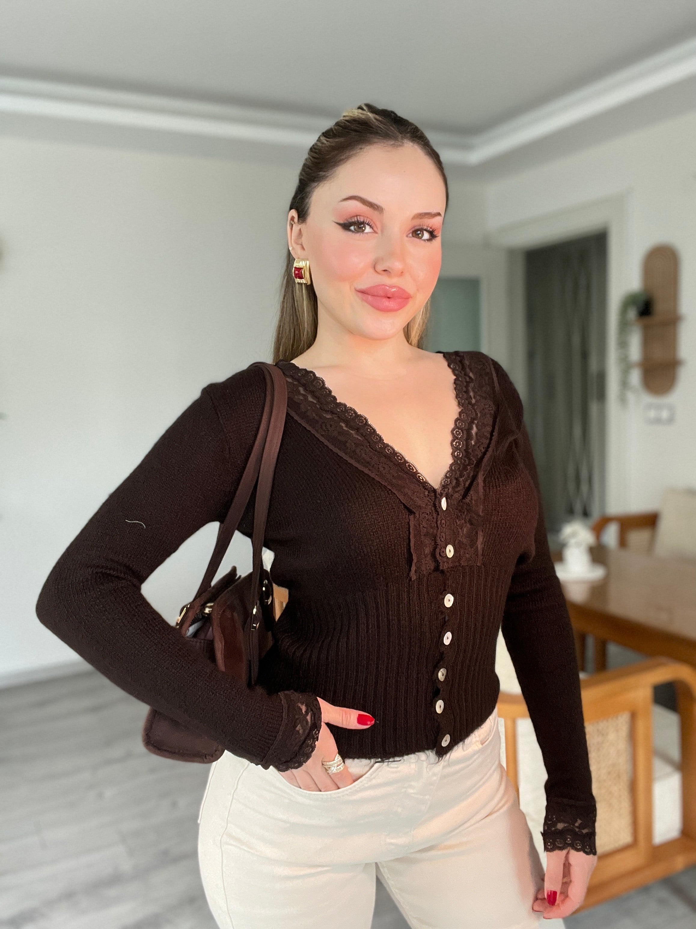 Kahve Renk Dantel Detaylı Hırka