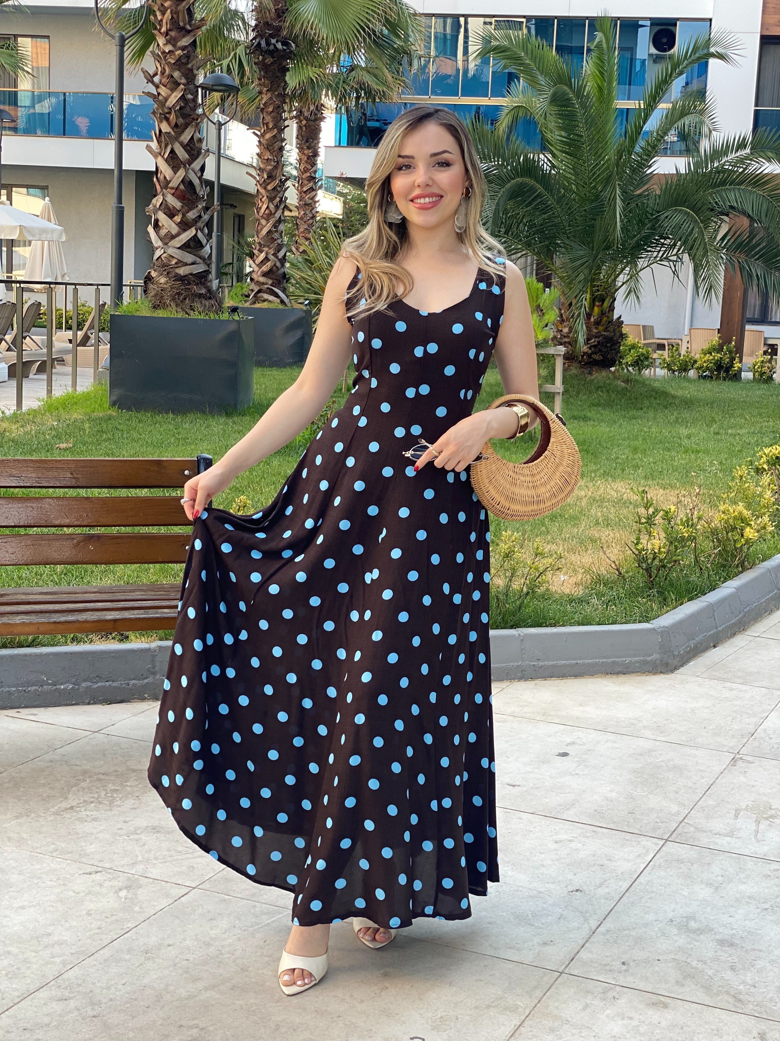 Kahve Üzerine Mavi Puantiye Desenli Sırt Bağcıklı Viskon Kumaş Elbise