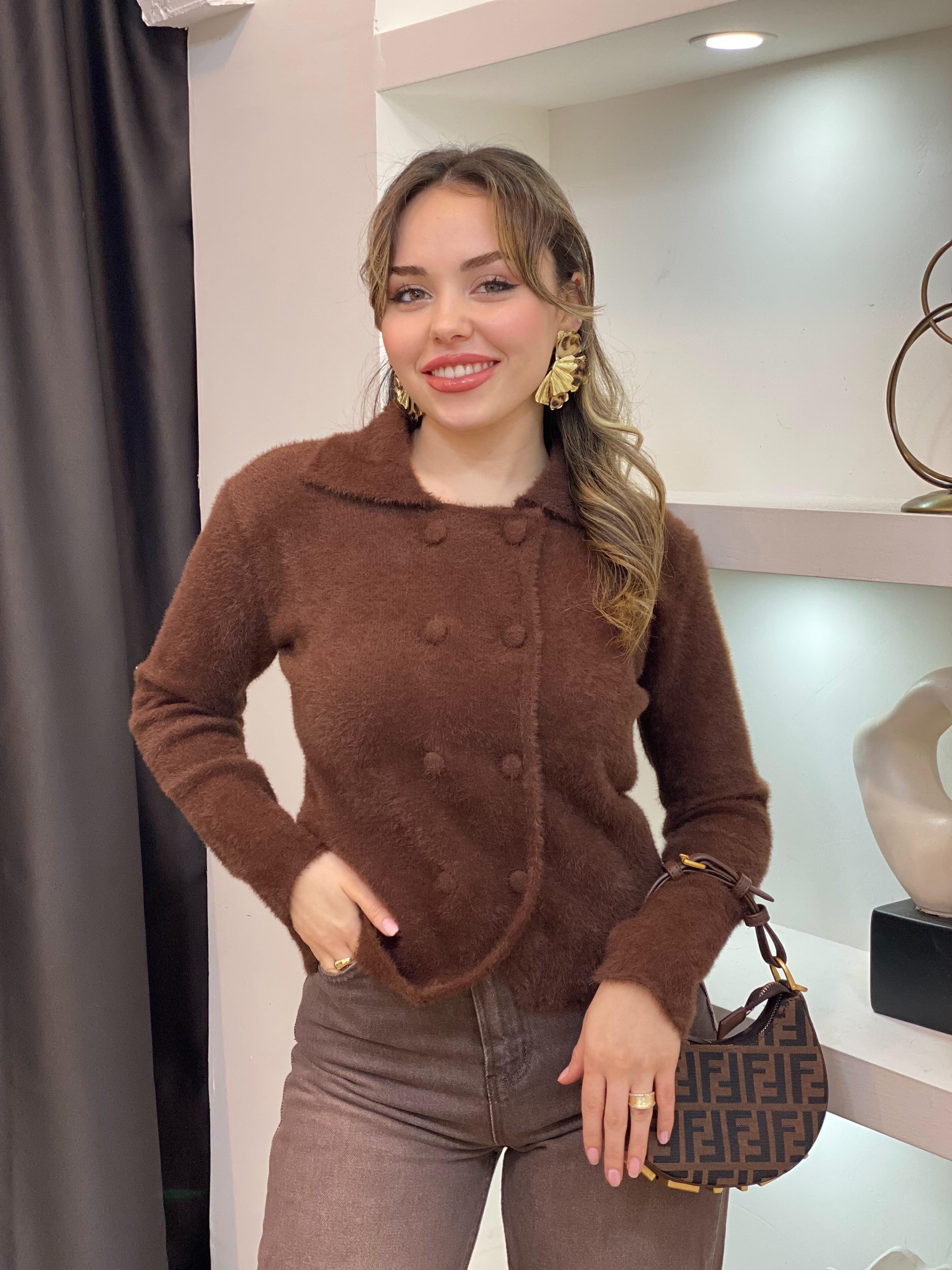 Kahve Yumoş Dokulu Düğmeli Hırka
