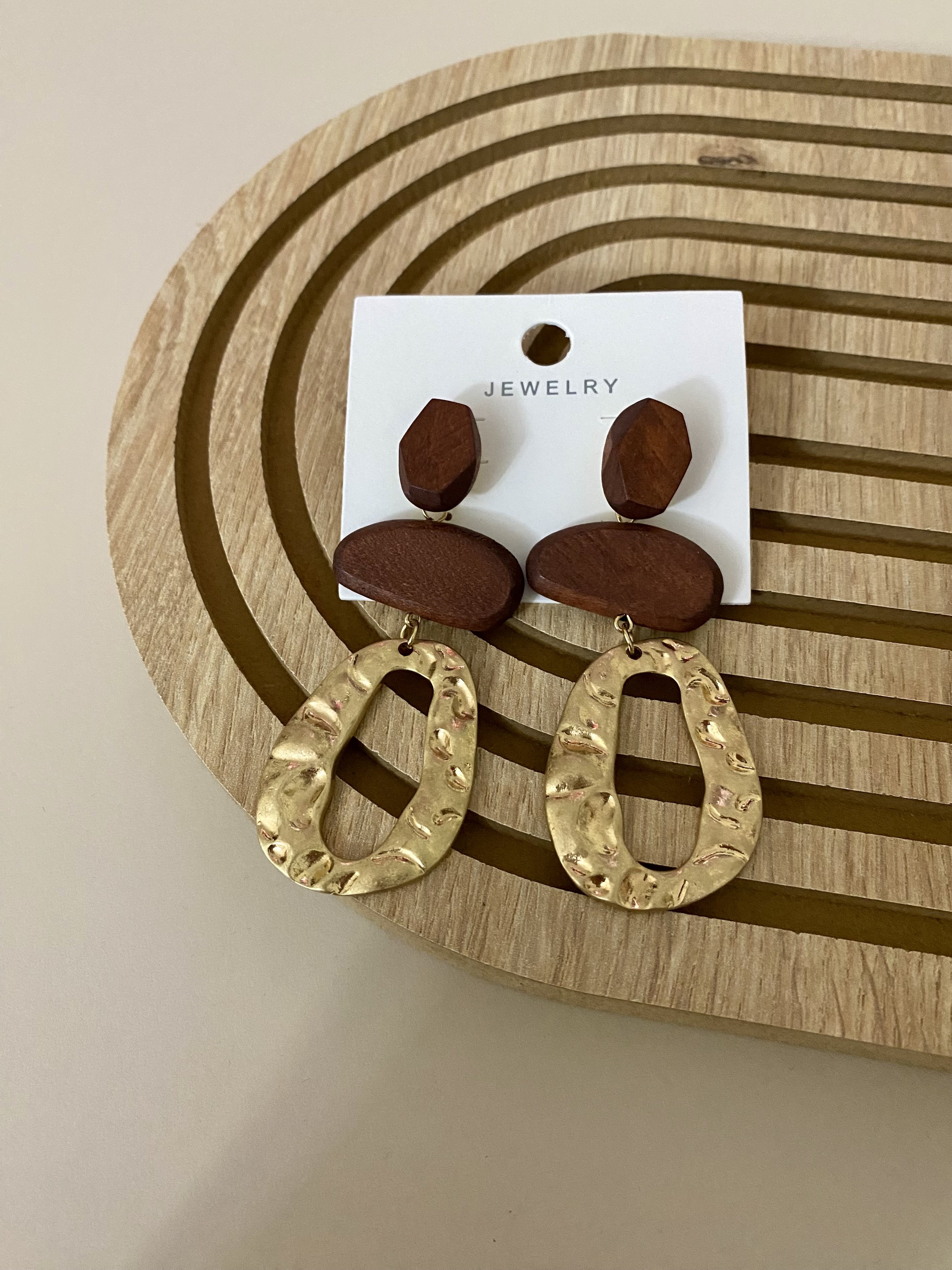 Marka Model Gold Kahve Boğumlu Küpe 