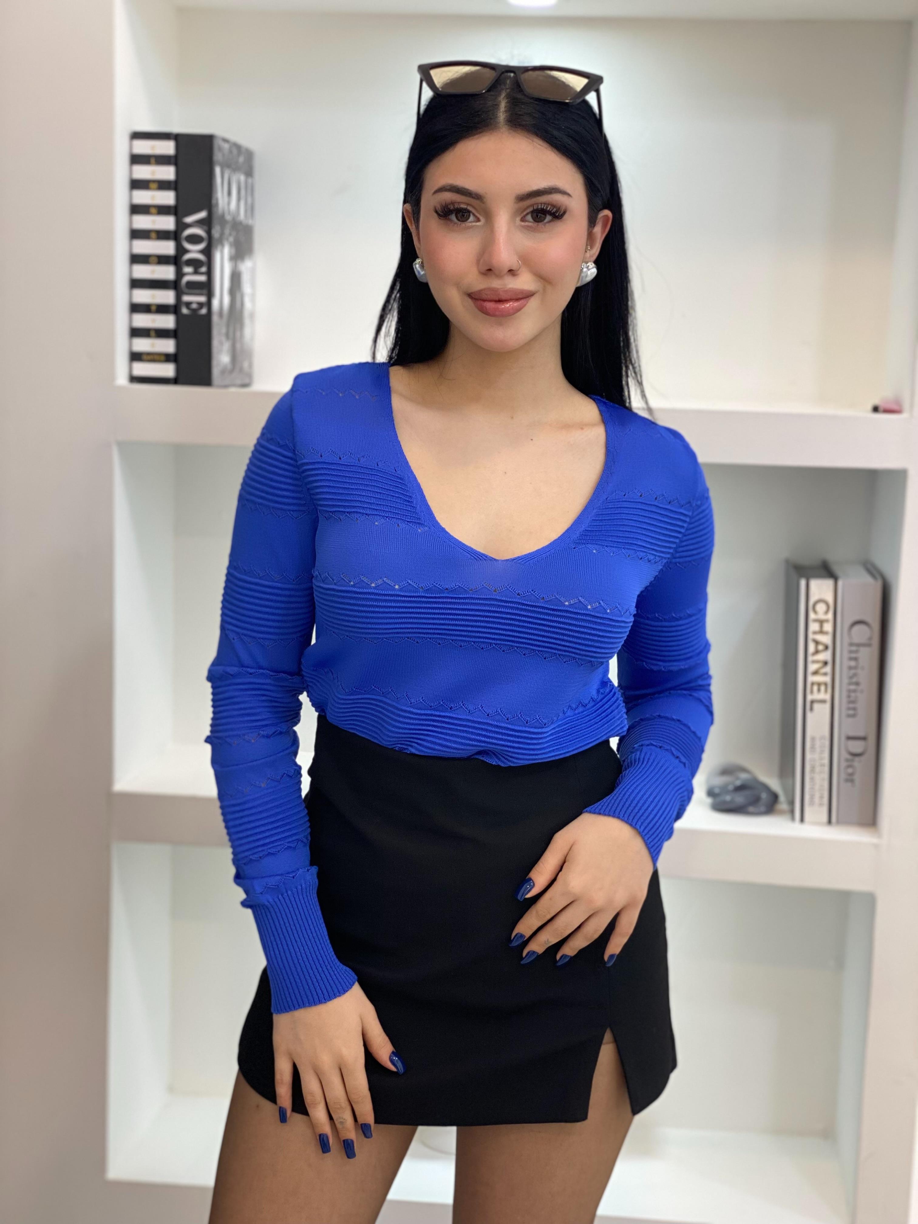 Mavi V Yaka Desenli Triko Bluz