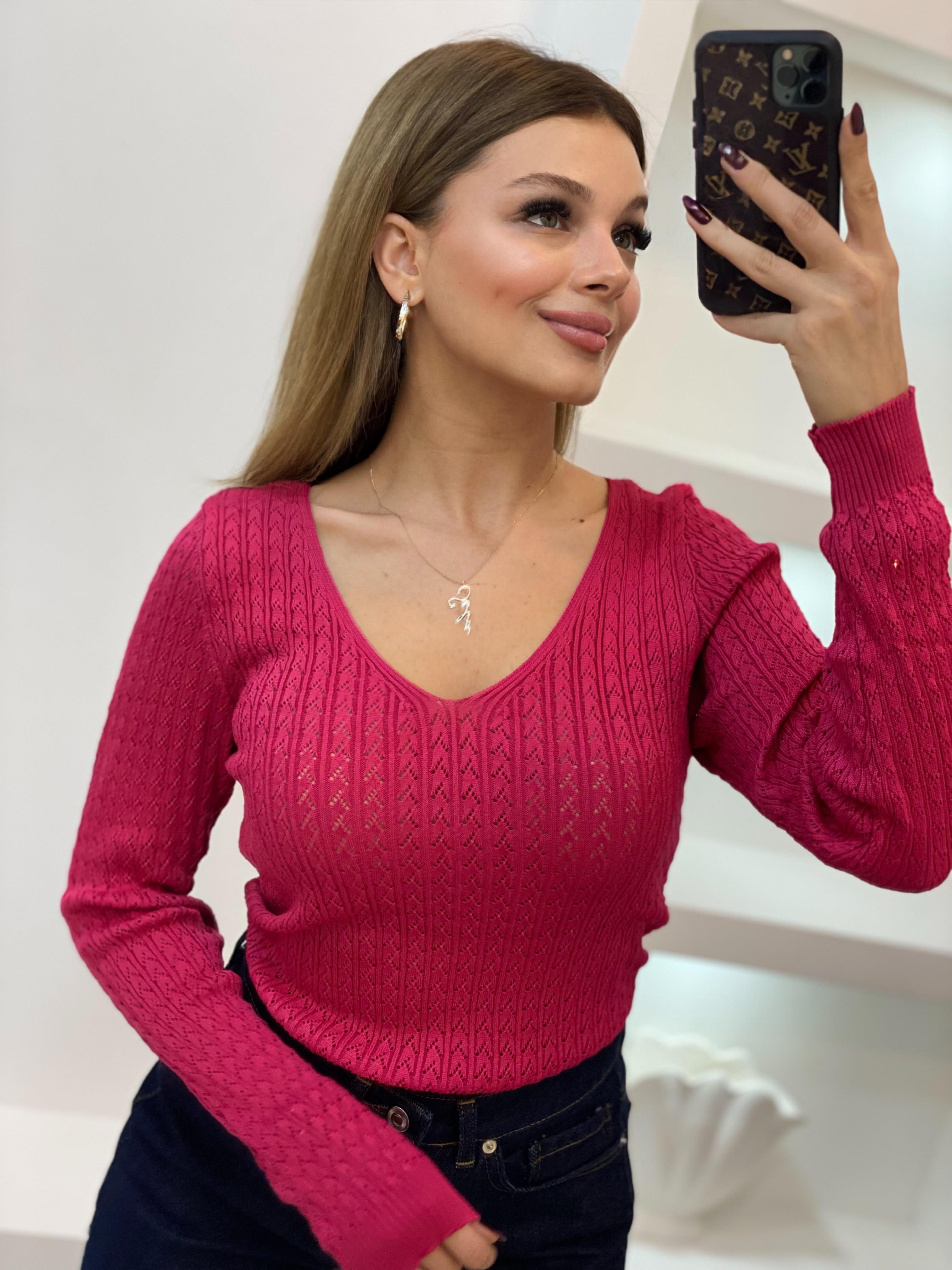 Pembe V Yaka Desenli Model Triko