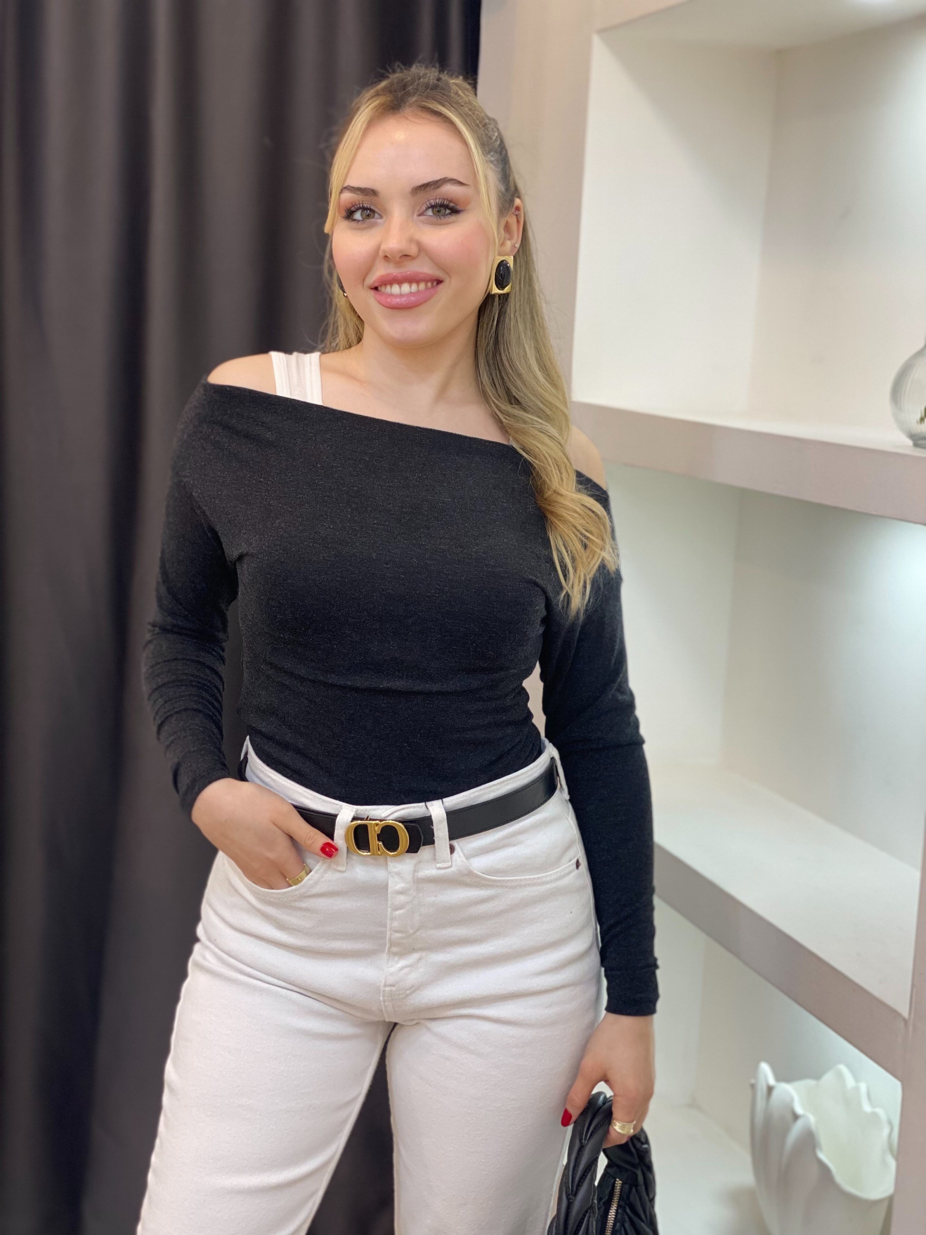 Q Marka Siyah İç Atlet Detaylı Bluz