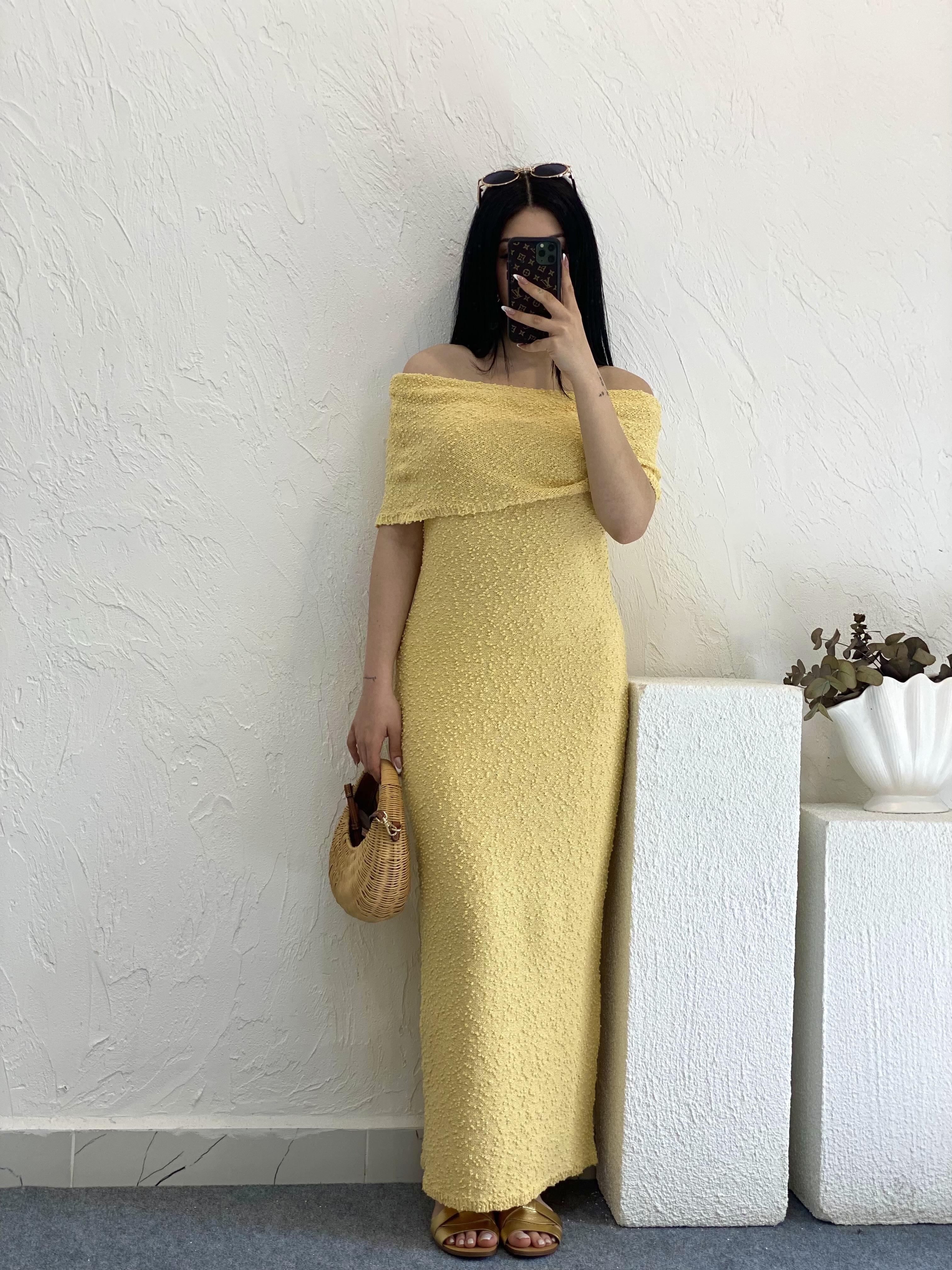 Sarı Madonna Yaka Triko Elbise