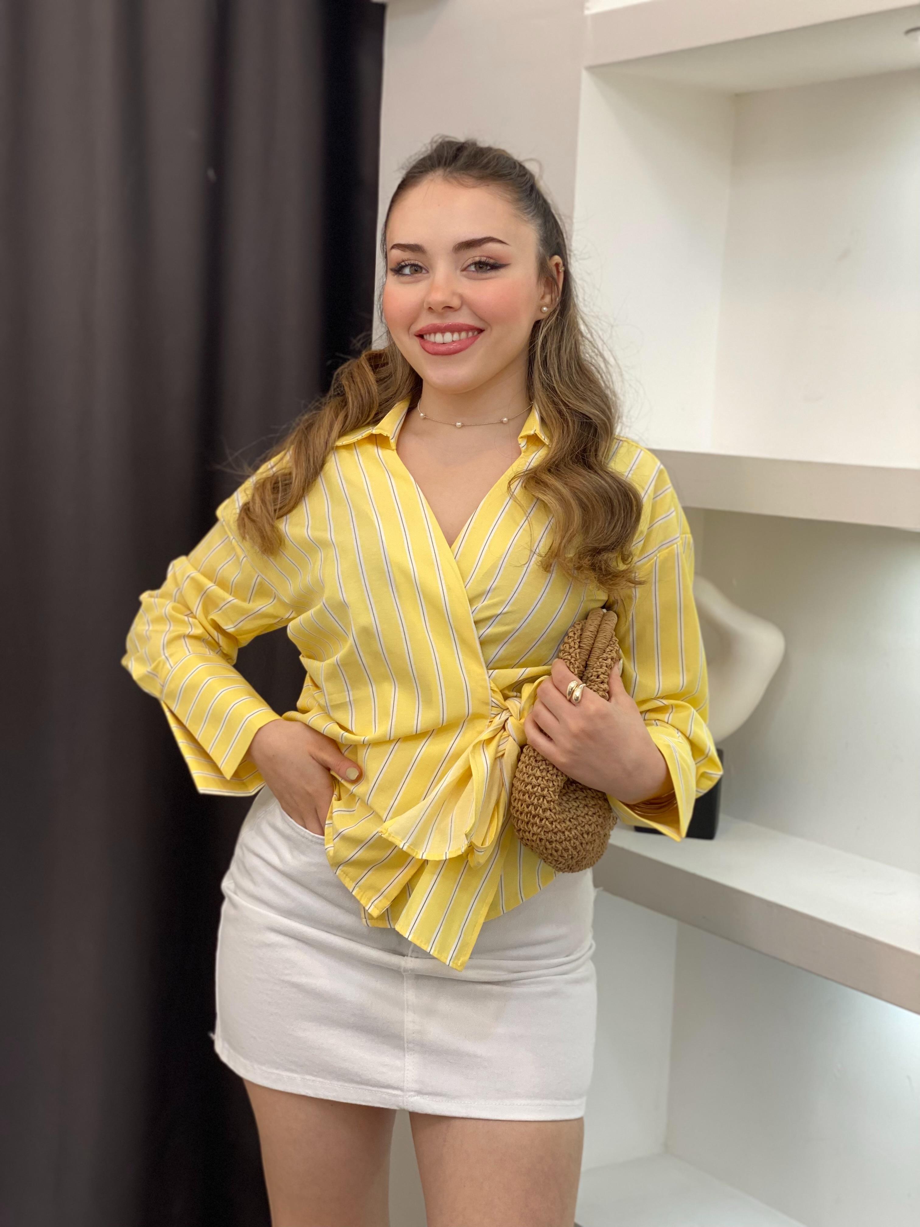 Sarı Quzu Marka Bağlamalı Model Gömlek 
