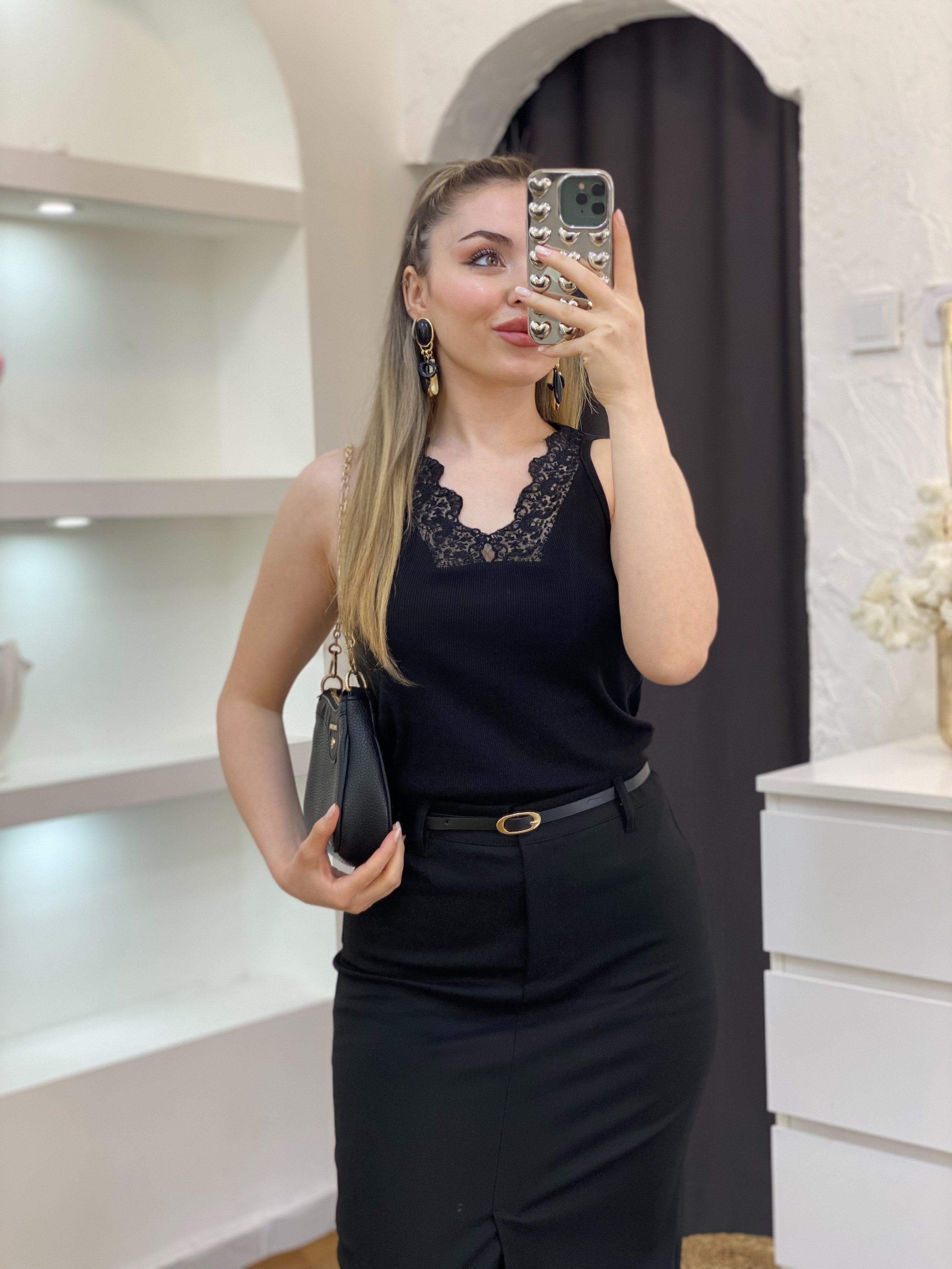 Siyah Dantel Yaka Detaylı Body