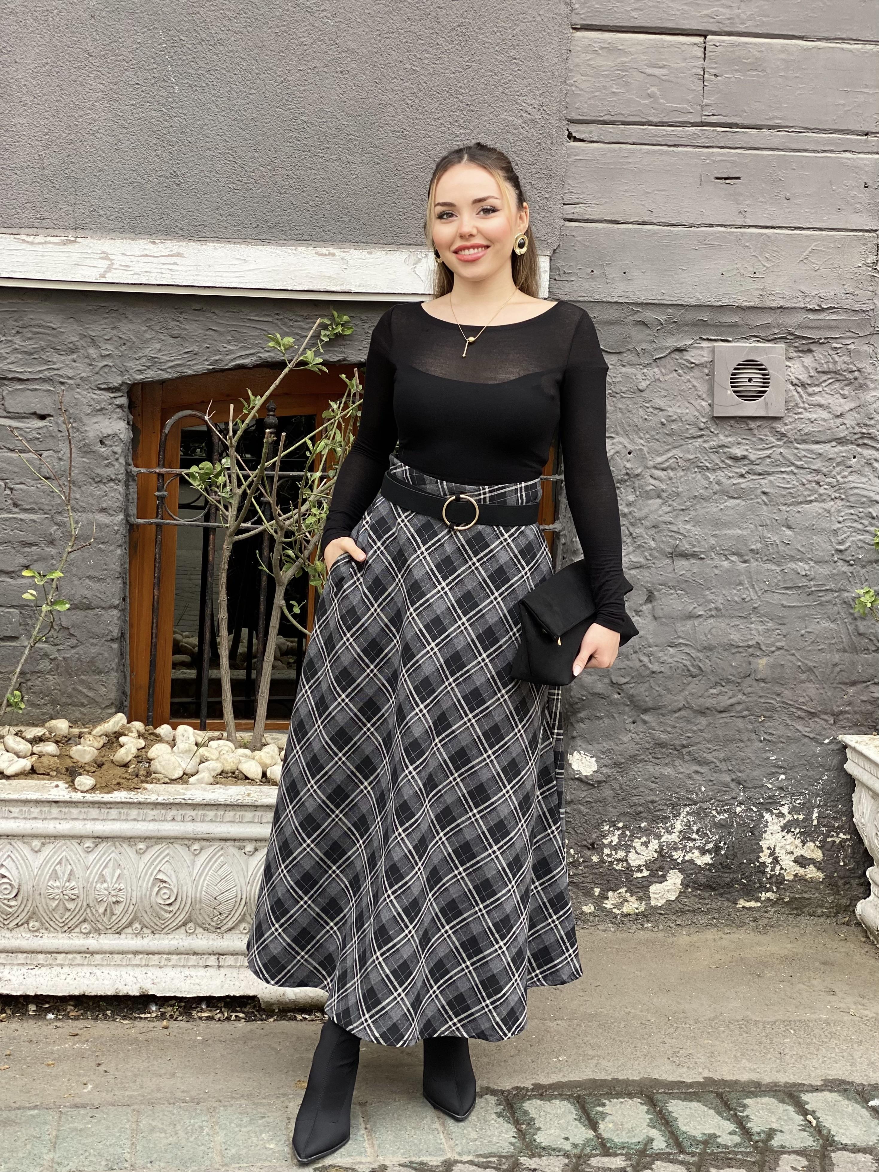 Siyah Ekose Dokuma Kumaş Etek