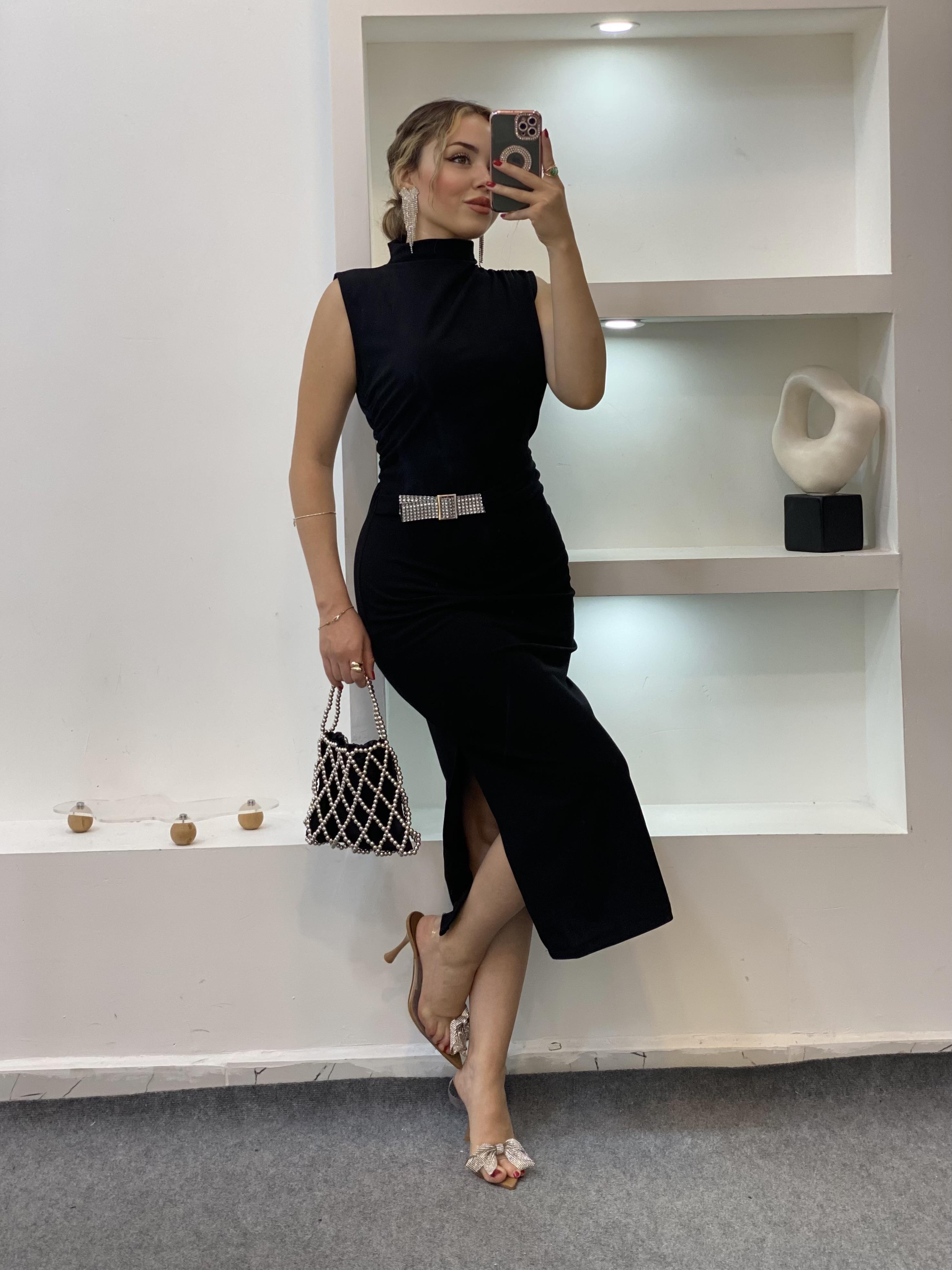 Siyah Fit Gösteren Premium Kalite Taş Detaylı Elbise