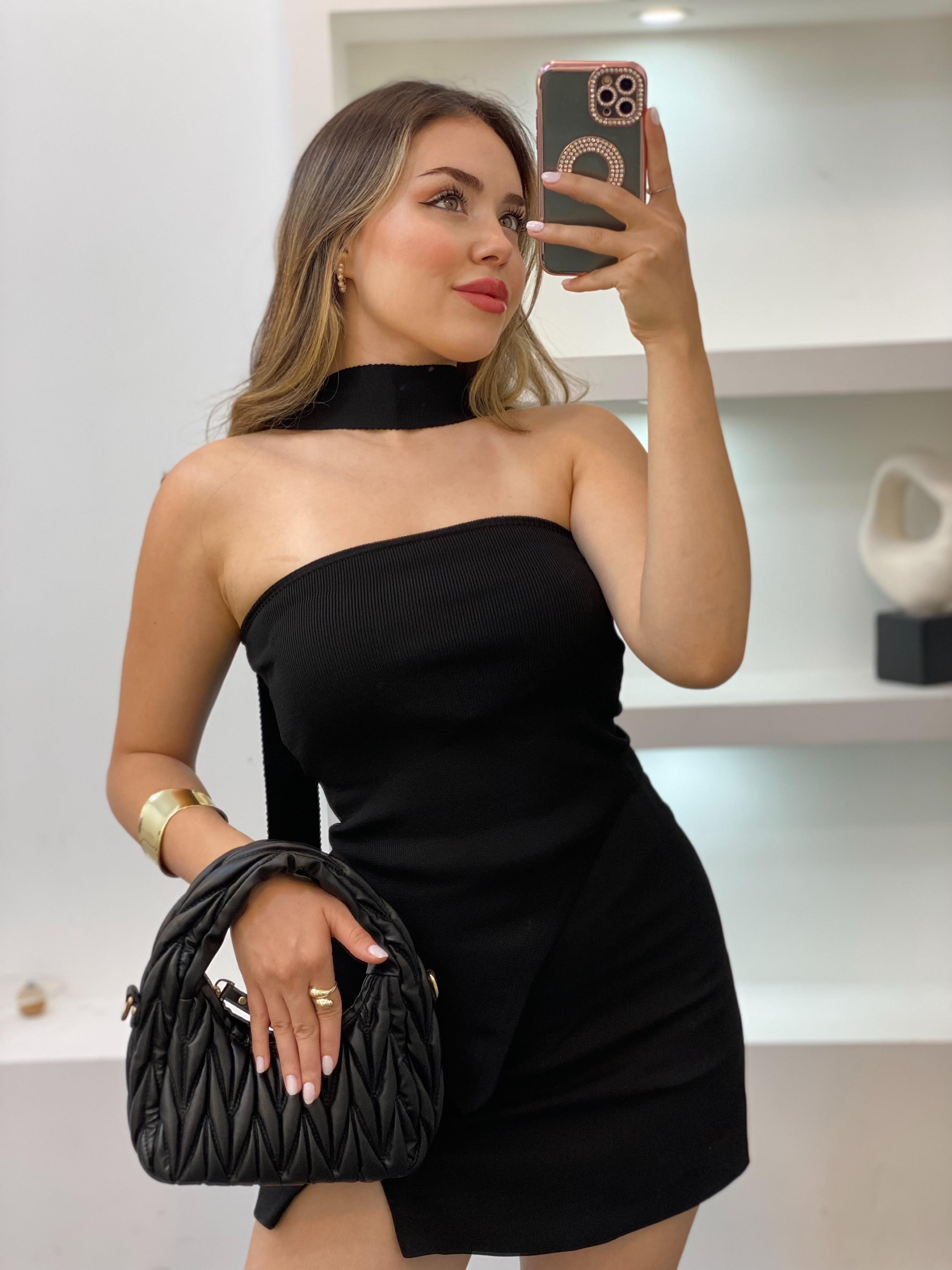 Siyah Fularlı Triko Bluz