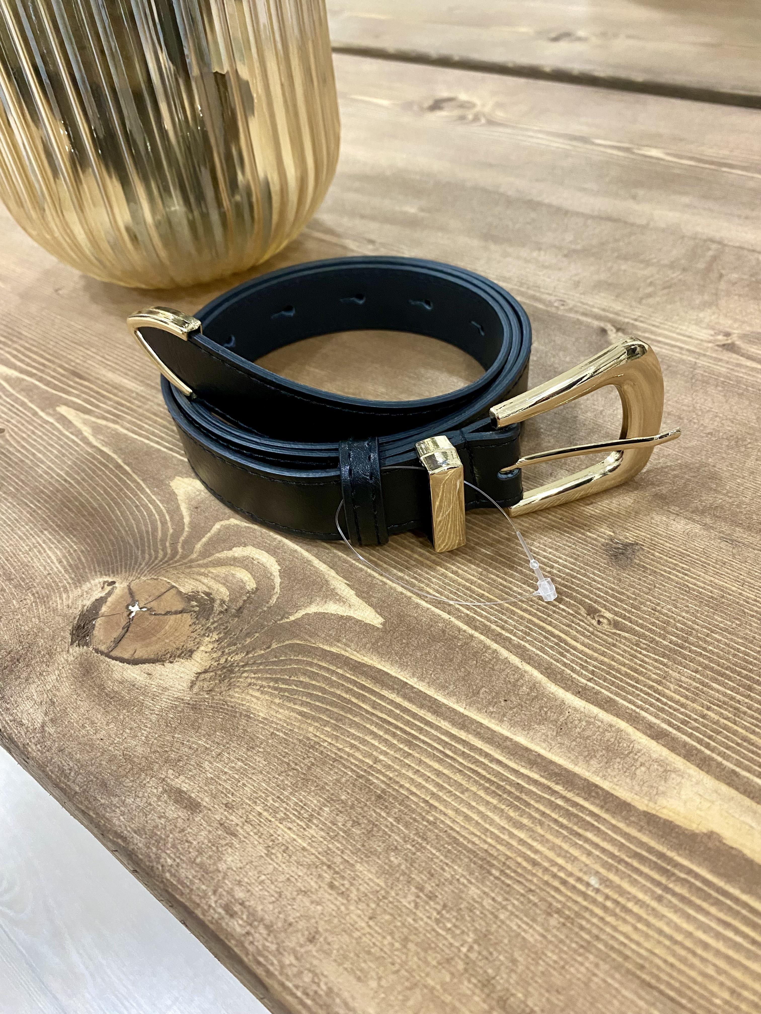 Siyah Gold Oval Tokalı Deri Kemer