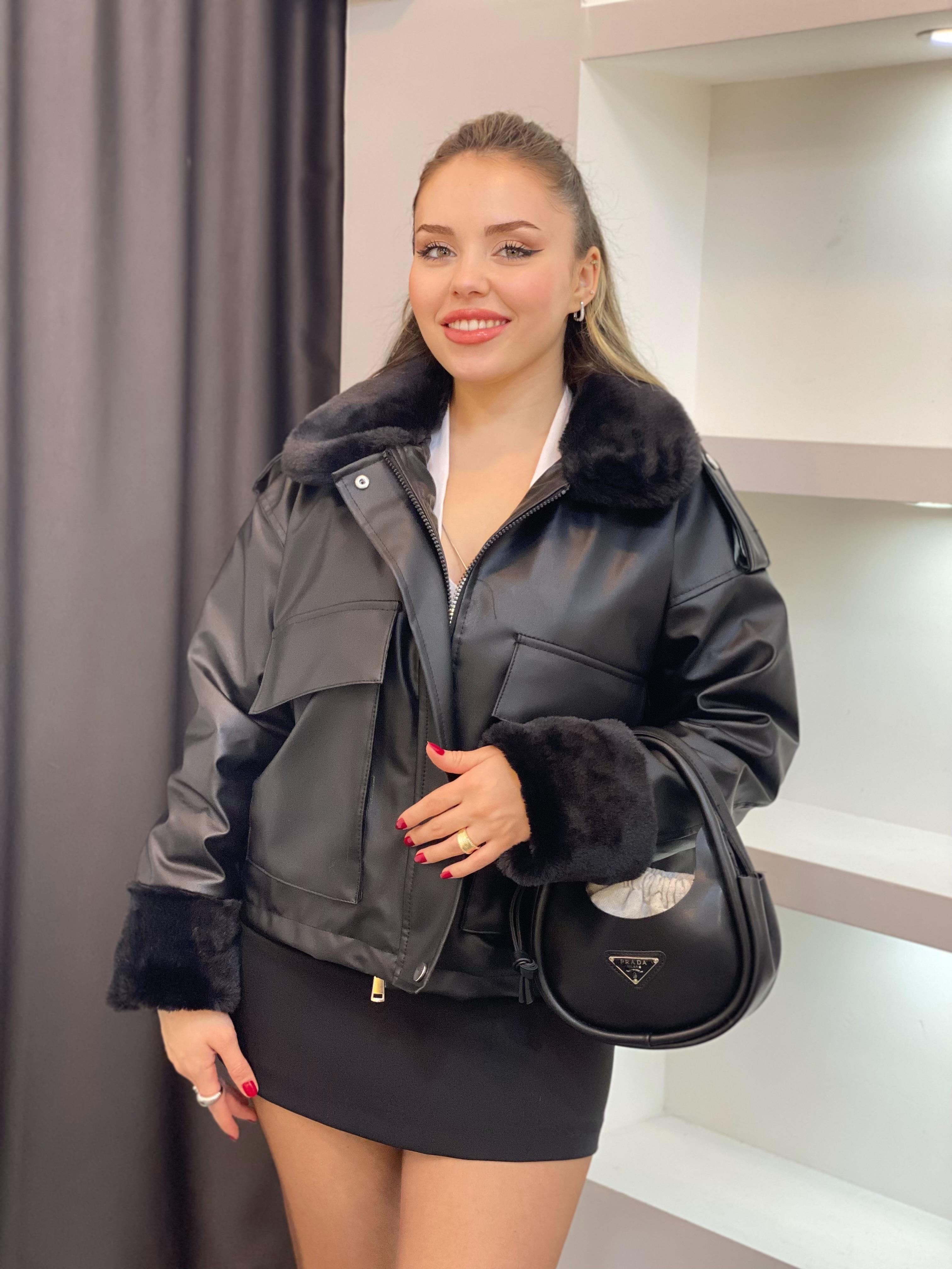 Siyah İçi Kürklü Deri Mont