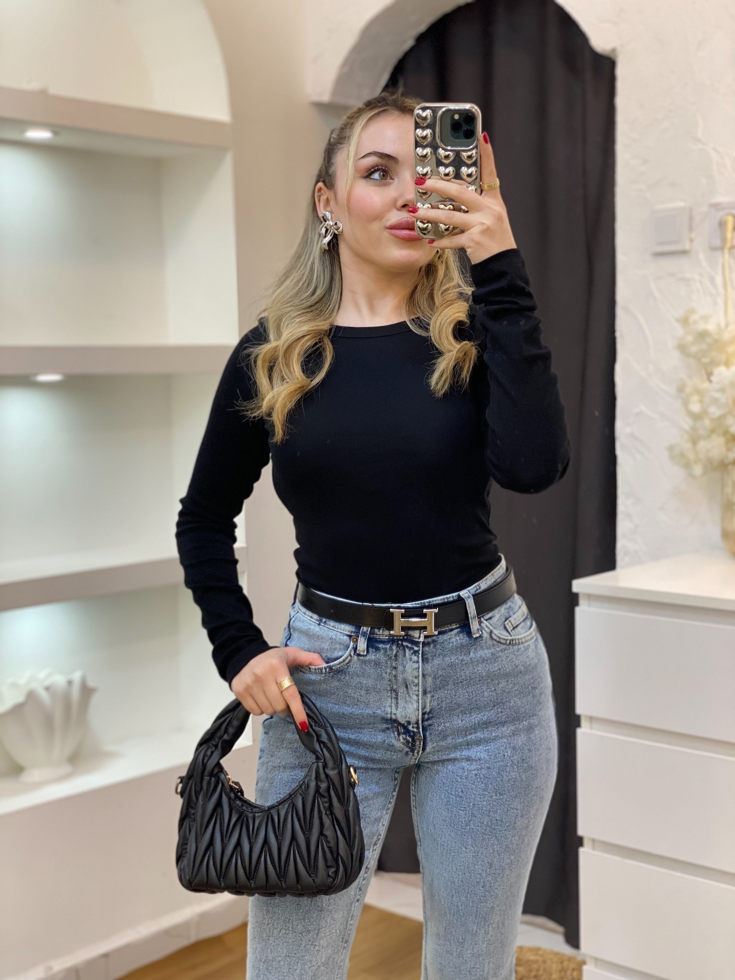 Siyah Kayık Yaka Basic Bluz