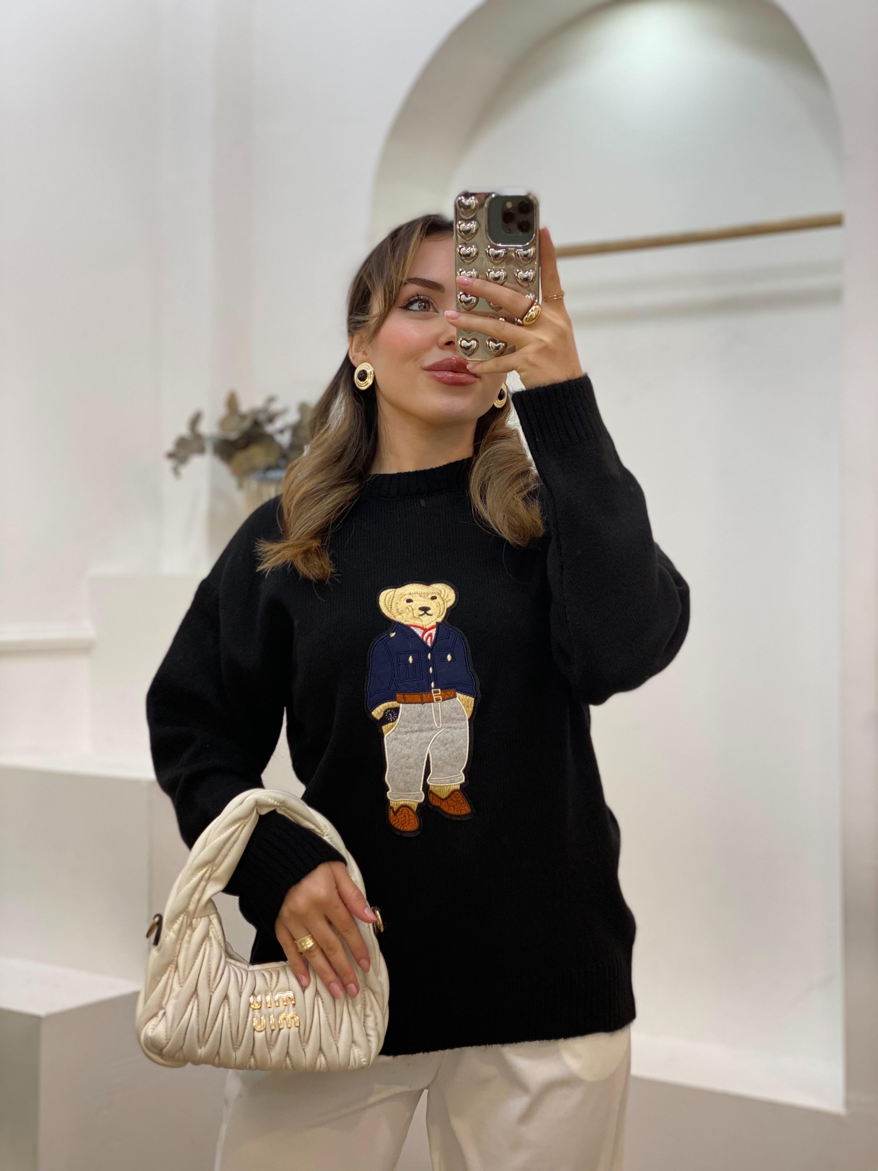 Siyah Nakış Detaylı Kazak