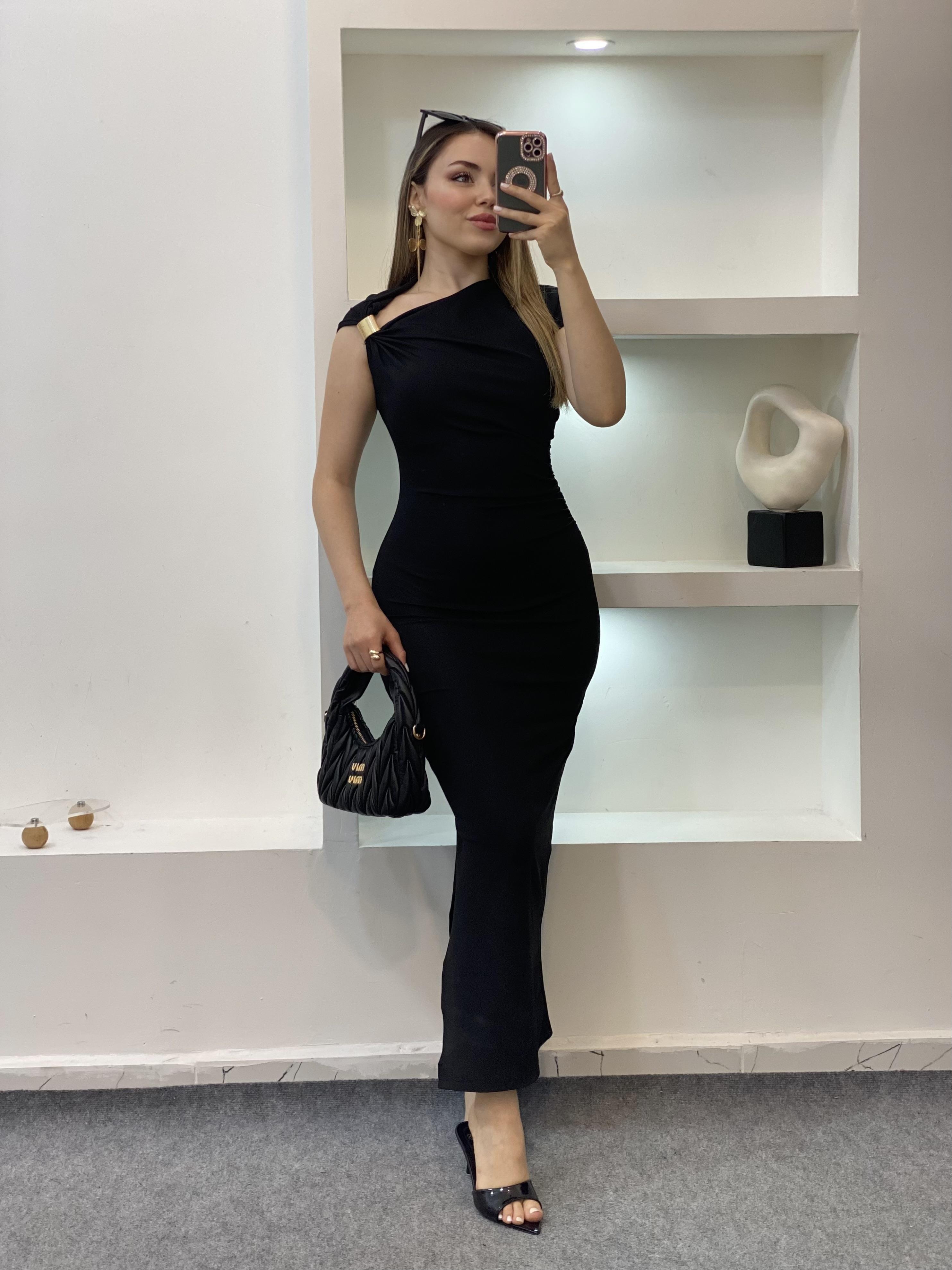 Siyah Omuz Gold Tokalı Elbise