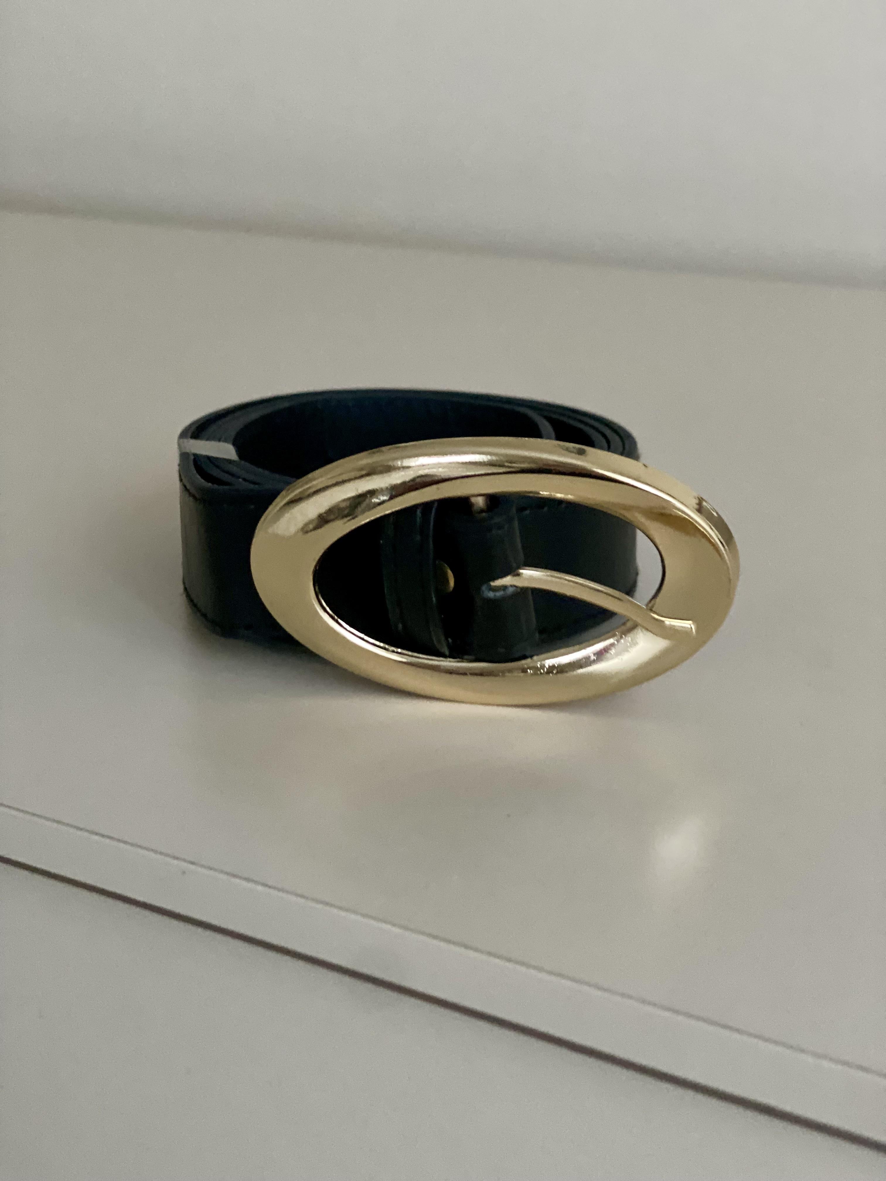 Siyah Oval Gold Tokalı Deri Kemer