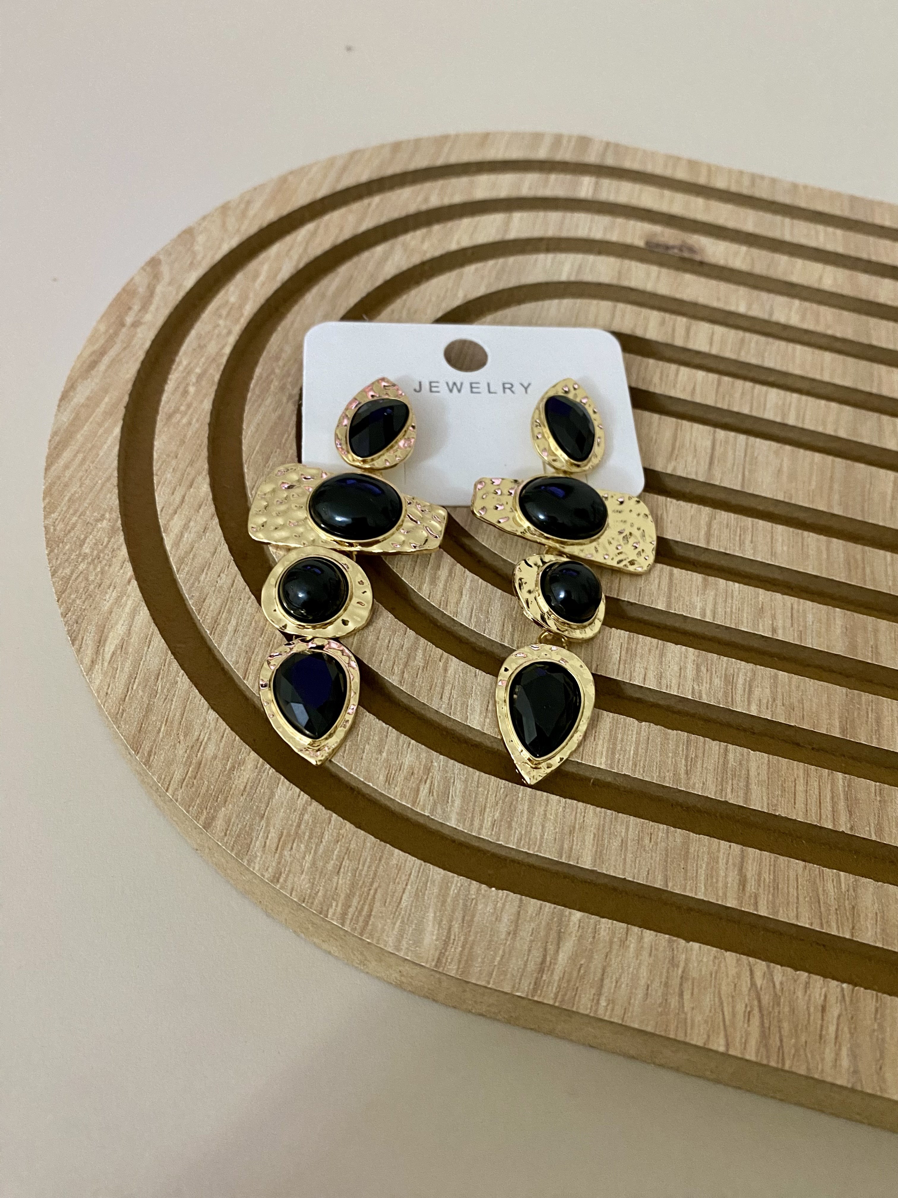 Siyah Taşlı Dörtlü Elegan Küpe
