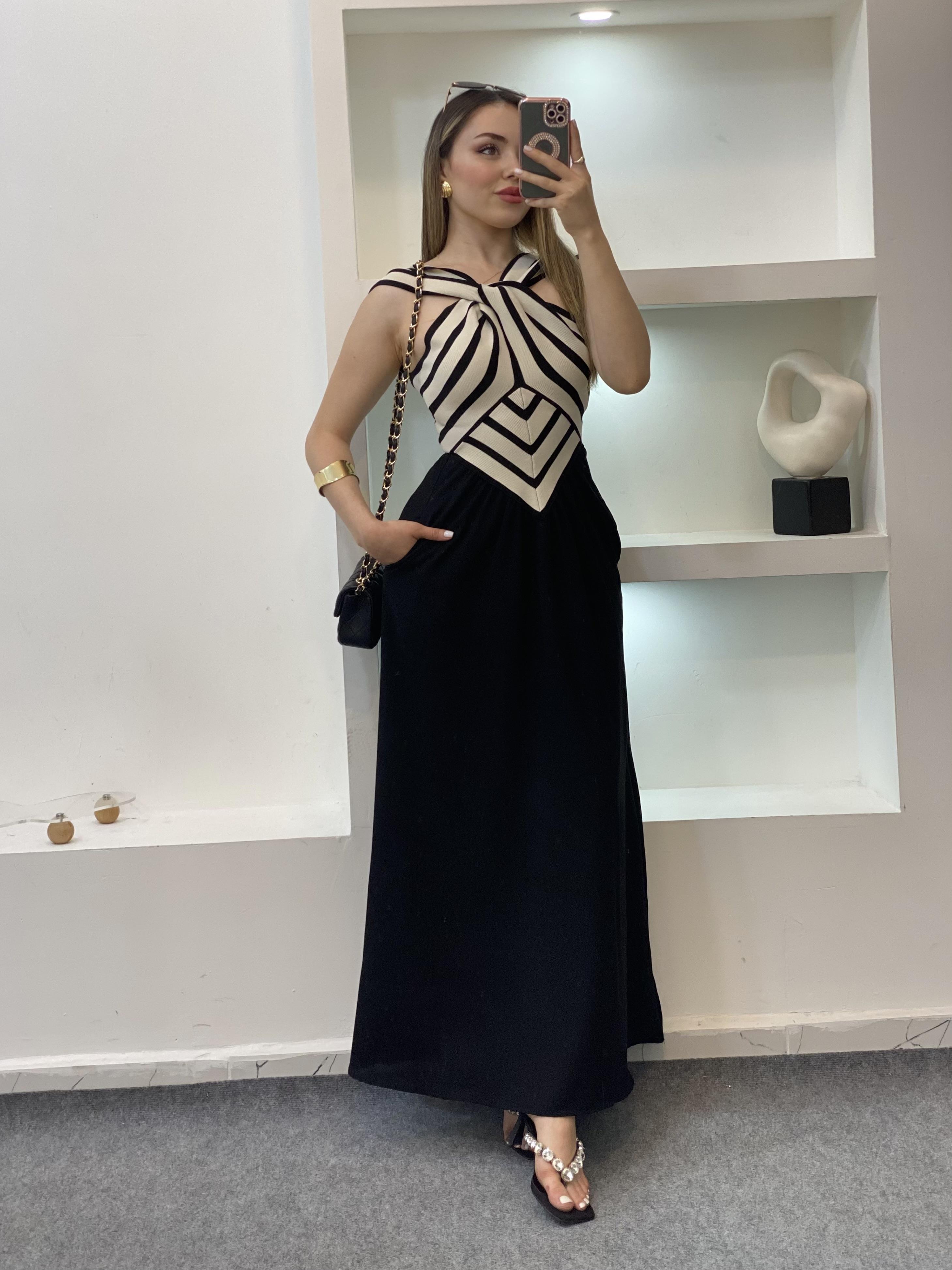 Siyah Triko Detaylı Geometrik Desenli Elbise