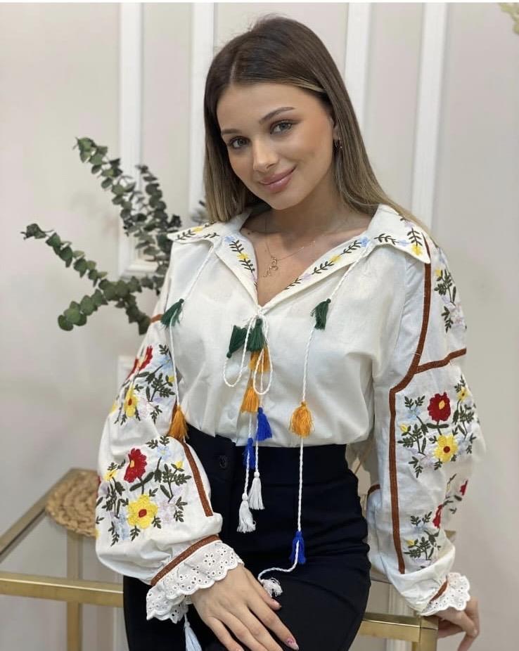 Tasarım Bohem Bağlamalı Model Nakışlı Bluz