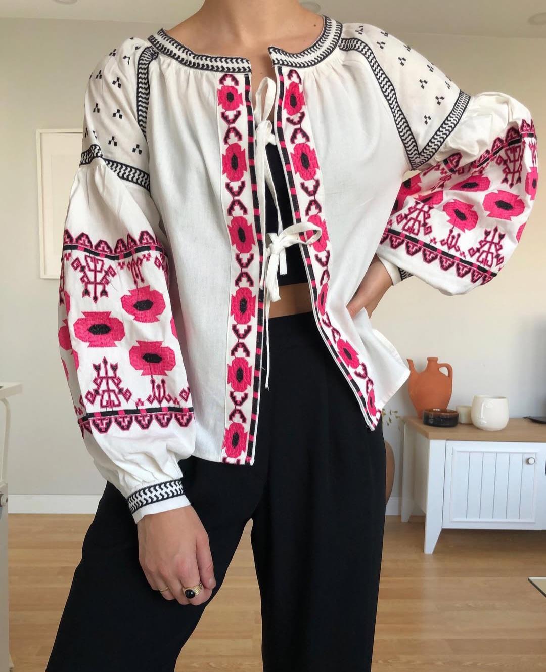 Tasarım Pembe Çiçek Nakışlı Ceket