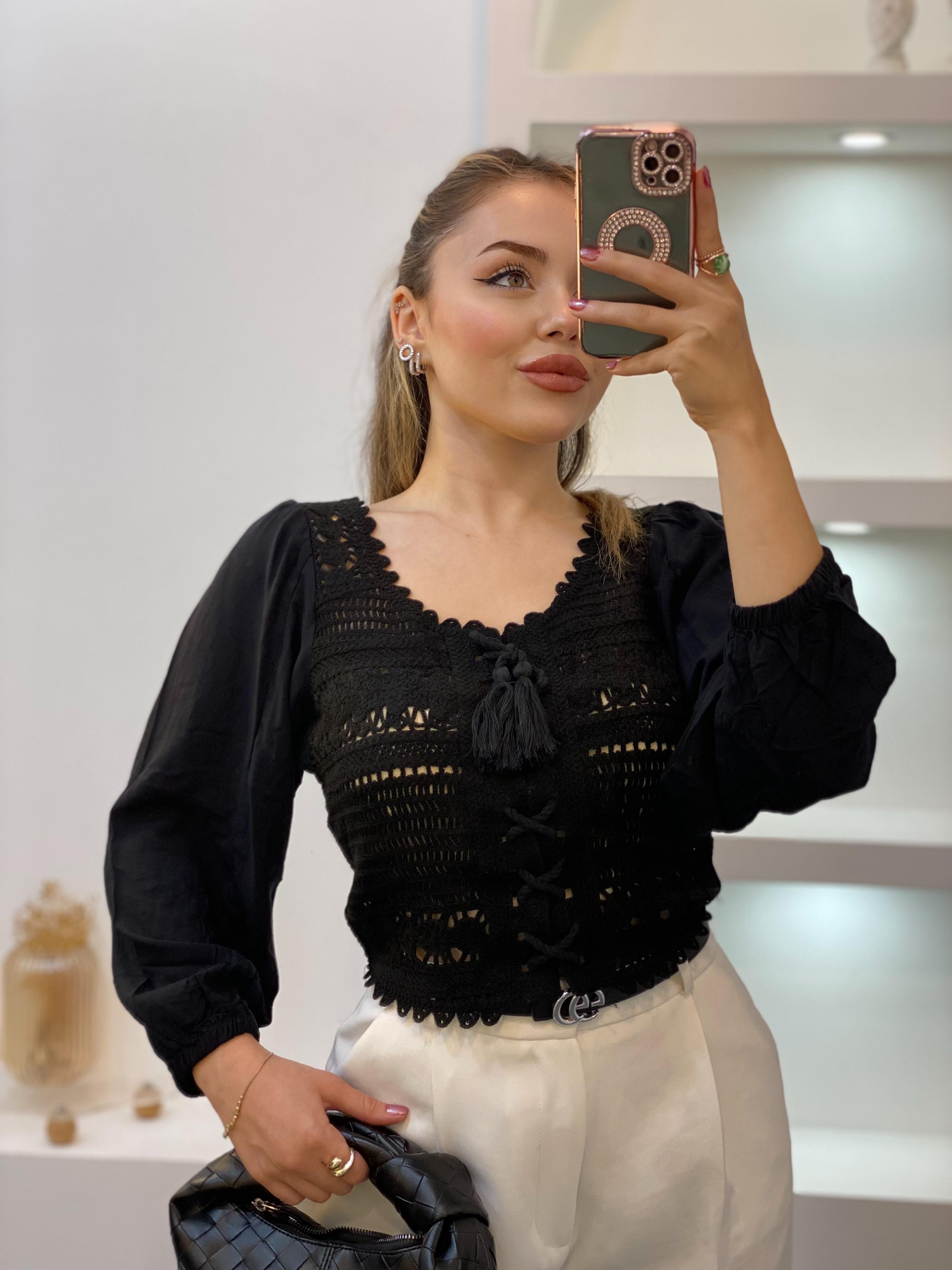 Tasarım Siyah Önü Bağlamalı Model Dantel Bluz 