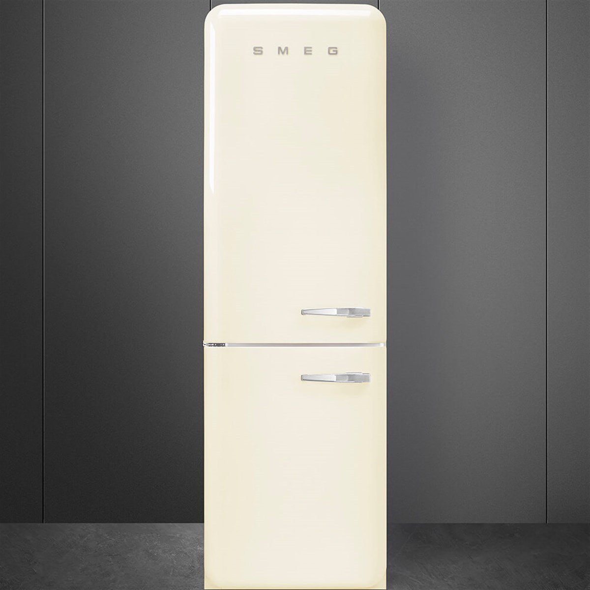 SMEG KREM BUZDOLABI FAB32RCR5 FAB32LCR5
