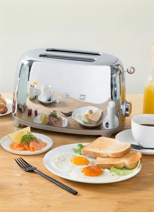 SMEG 4 DİLİM ÇELİK EKMEK KIZARTMA MAKİNESİ TSF02SSEU