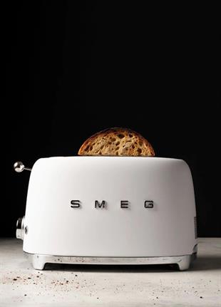 SMEG MAT BEYAZ EKMEK KIZARTMA MAKİNESİ TSF01WHMEU