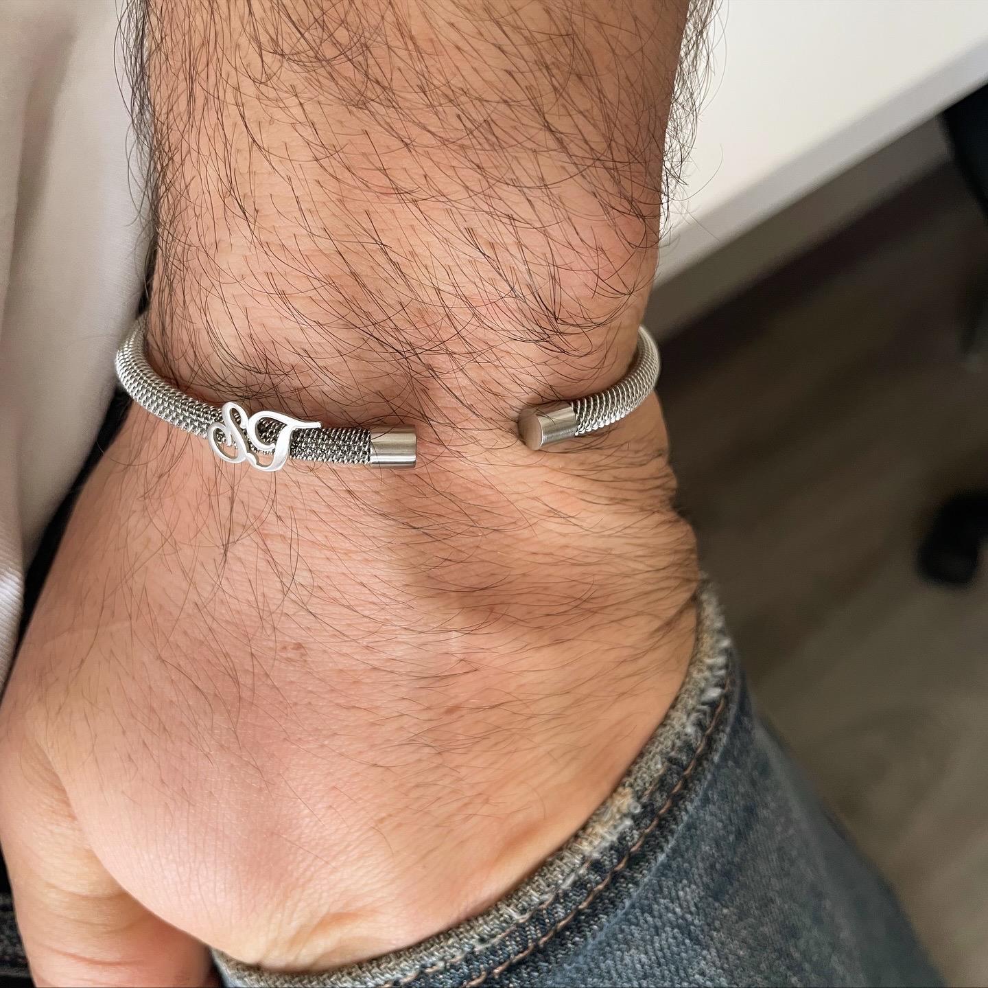Gümüş Elyazısı Harfli Beyaz Çelik Bileklik