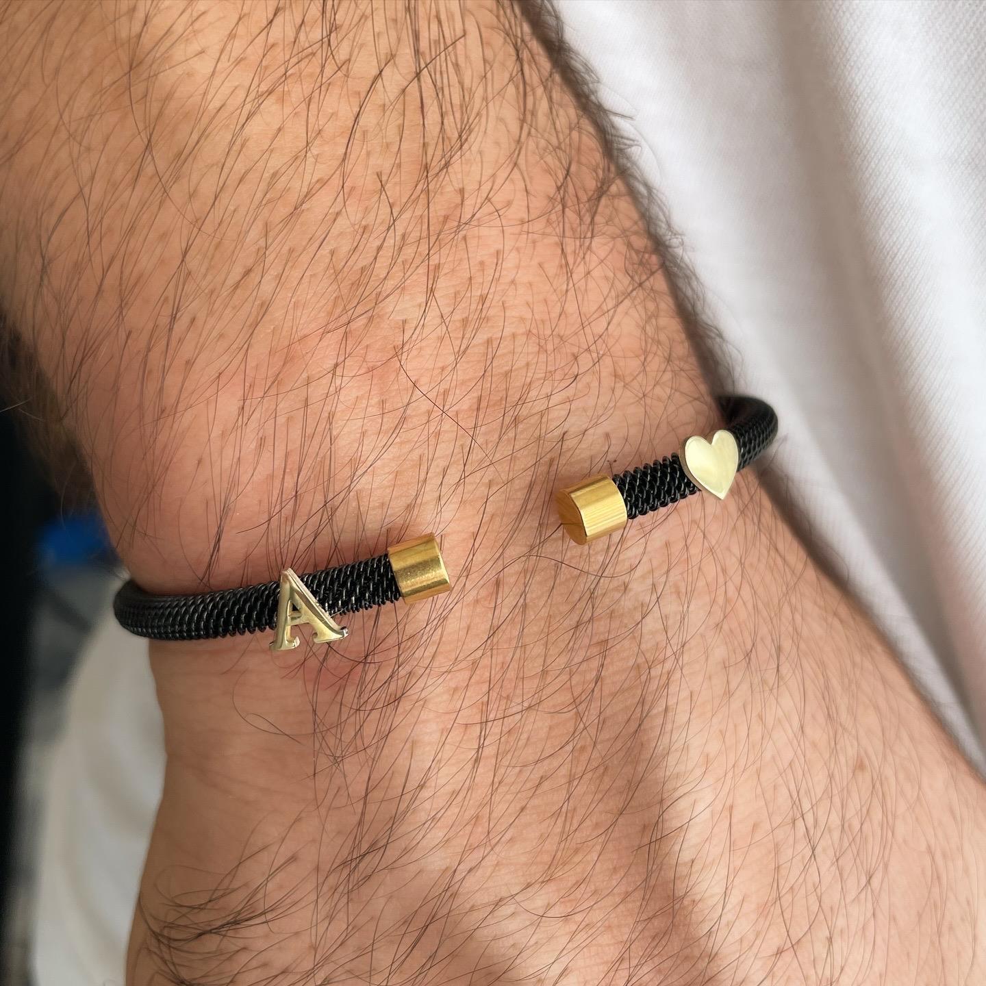 14k Altın Harf ve Kalp Detaylı Siyah Çelik Bileklik