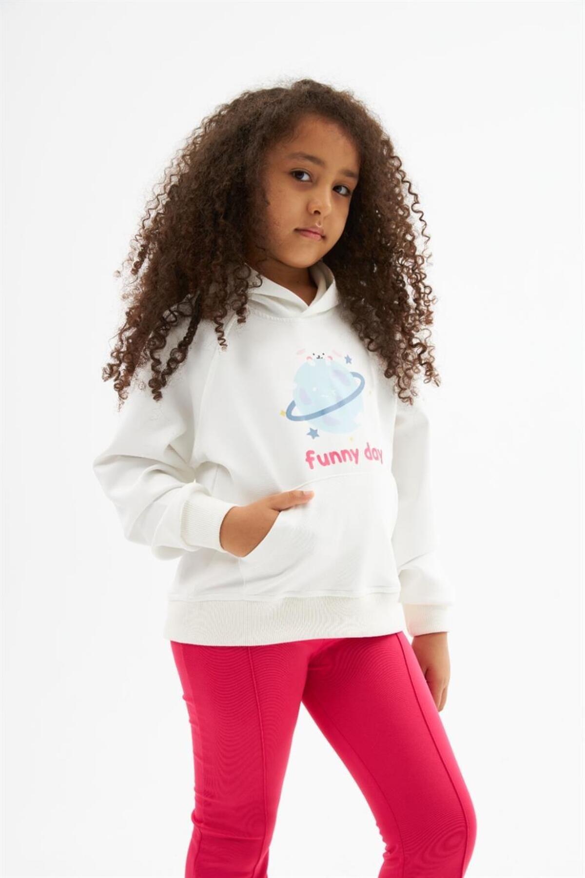 Hilal Akinci Kids Kız Çocuk Tasarım Baskılı Beyaz Sweatshirt İspanyol Paça  2'li TakımAlt-Üst TakımHilal Akıncı Kids