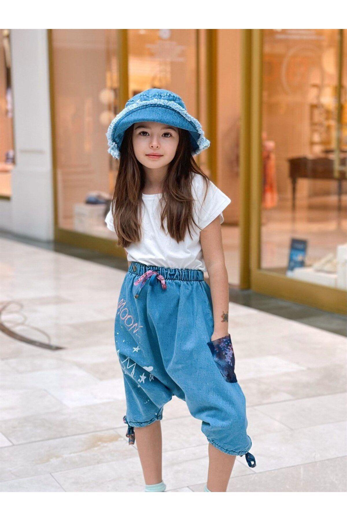 Kız Çocuk Düz Renk Tişört Desenli Cepli Kot Şalvar Çanta Şapka 4'lü TakımAlt-Üst TakımHilal Akıncı Kids