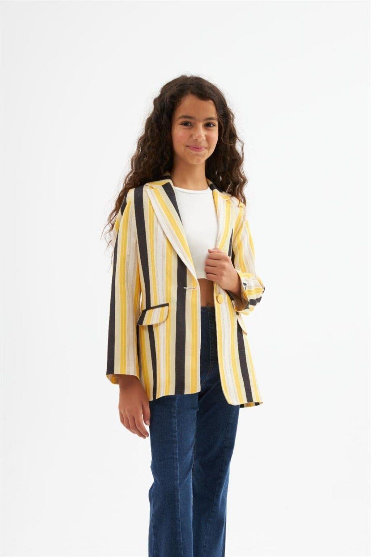 Kız Çocuk Renkli Çizgili Logo Detaylı Blazer Ceket Düğmeli İspanyol Paça Pantolon 2'li TakımAlt - Üst TakımHilal Akıncı Kids