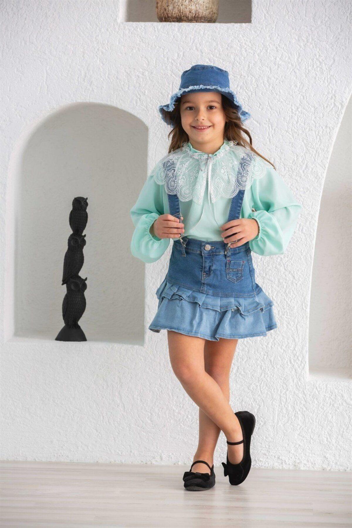 Kız Çocuk Beyaz Dantel Yakalı Renkli Bluz Fırfırlı Kot Salopet Etek Şapka 3'lü TakımAlt - Üst TakımHilal Akıncı Kids