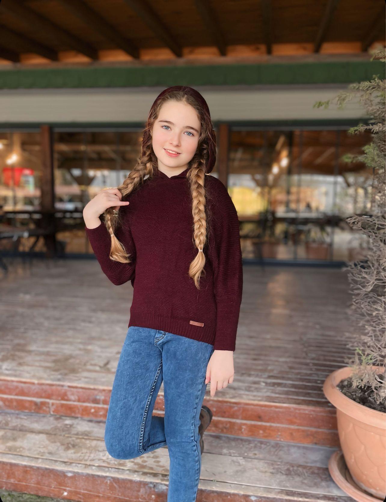 Kız Çocuk Kapüşonlu Triko Sweatshirt Kot Pantolon 2'li TakımAlt-Üst TakımHilal Akıncı Kids