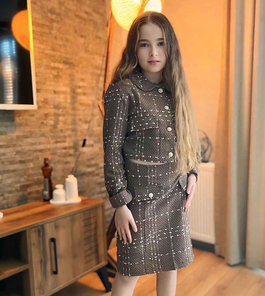 Kız Çocuk Kumaş Gold Düğmeli Crop Ceket Süs Cep Detaylı Etek 2'li TakımAlt-Üst TakımHilal Akıncı Kids