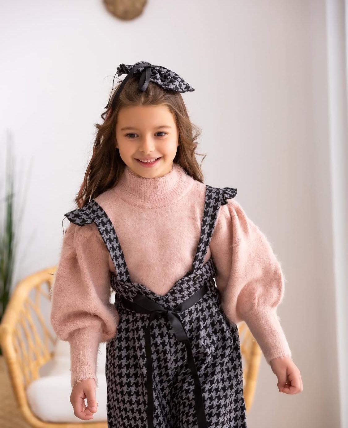 Kız Çocuk Yarım Balıkçı Yaka Triko Kazak Kazayağı Model Salopet Kahverengi Pantolon Toka 3'lü TakımAlt-Üst TakımHilal Akıncı Kids