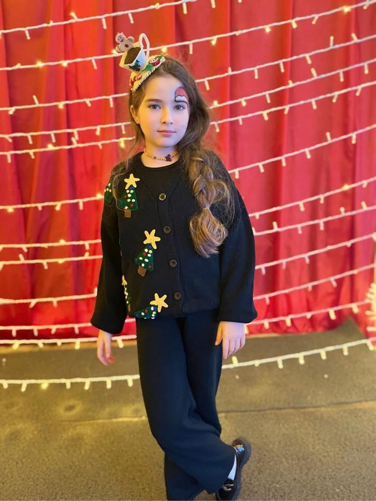 Kız Çocuk Yeni Yıl Temalı Triko Hırka Bere Pantolon 3'lü TakımAlt-Üst TakımHilal Akıncı Kids