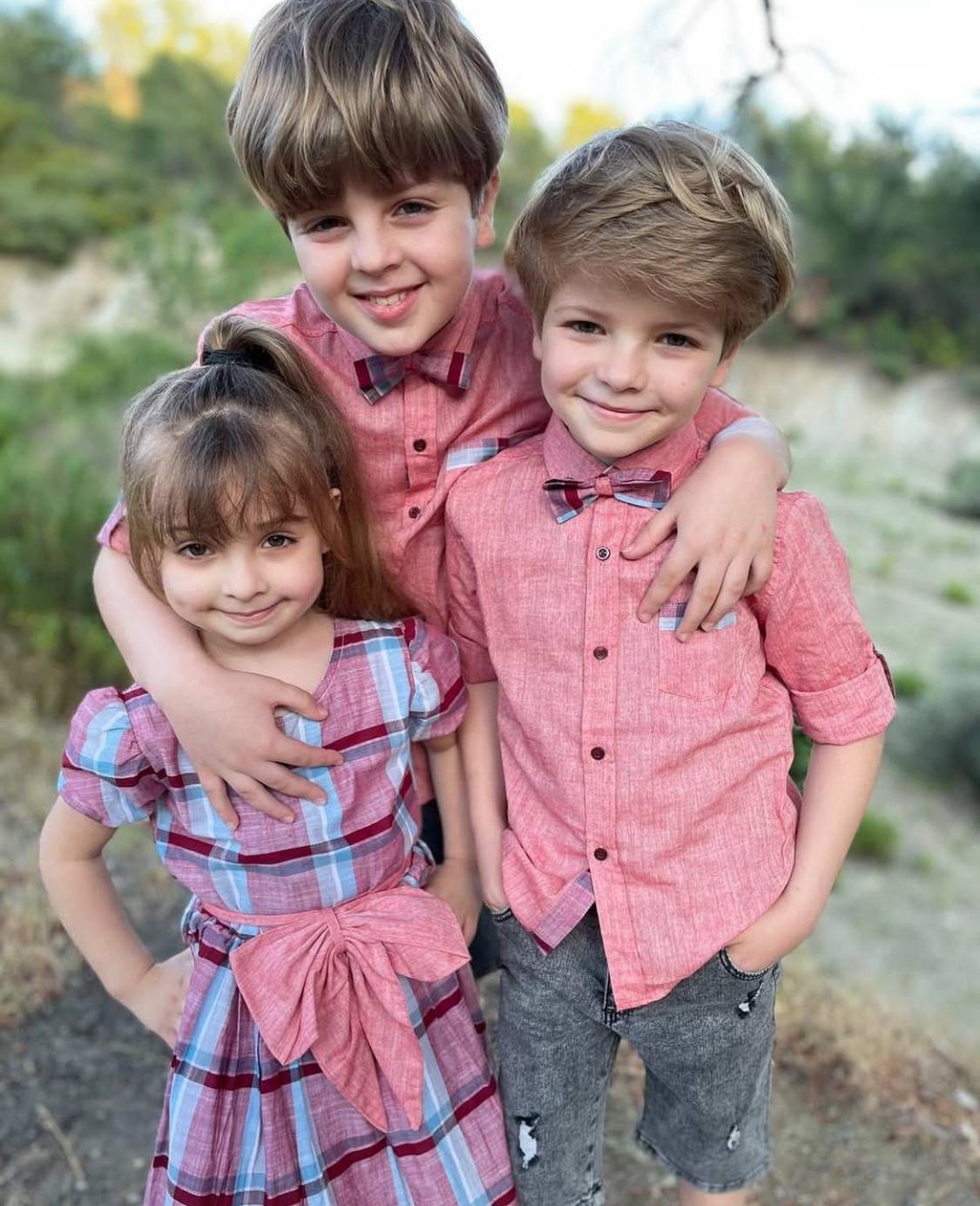 Kız Erkek Krem Kombin Papyonlu Gömlek Kot Şort TakımAlt-Üst TakımHilal Akıncı Kids