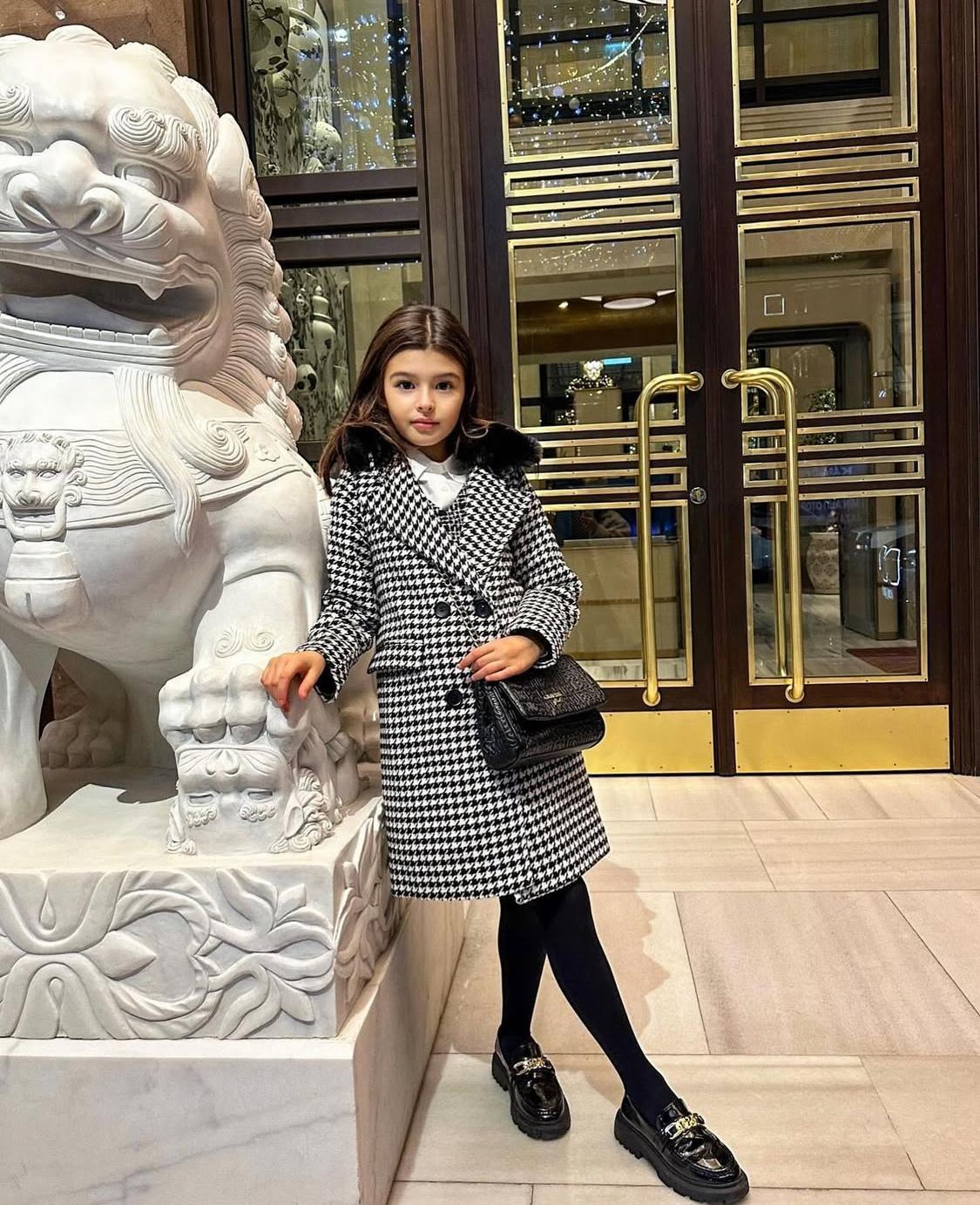 Saks Kazayağı Model Yakası Kürklü Içi Astarlı KabanKabanHilal Akıncı Kids