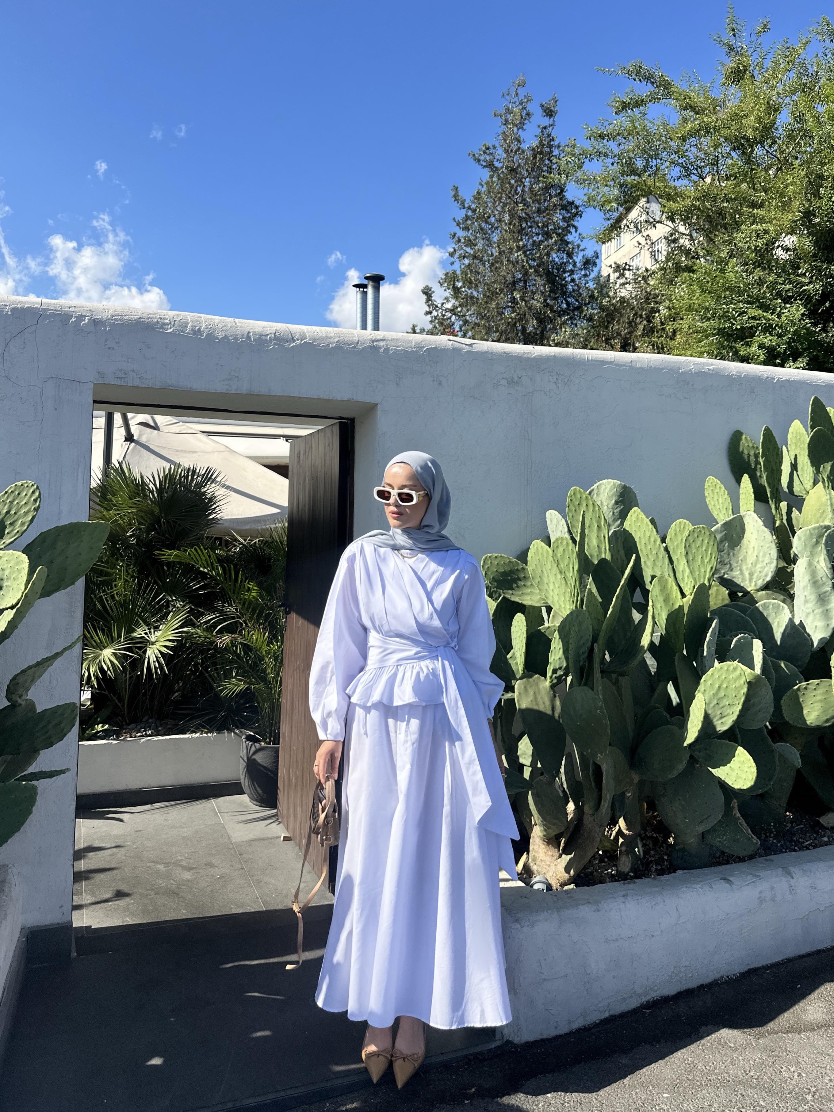 Beyaz Gömlek Takım Elbise