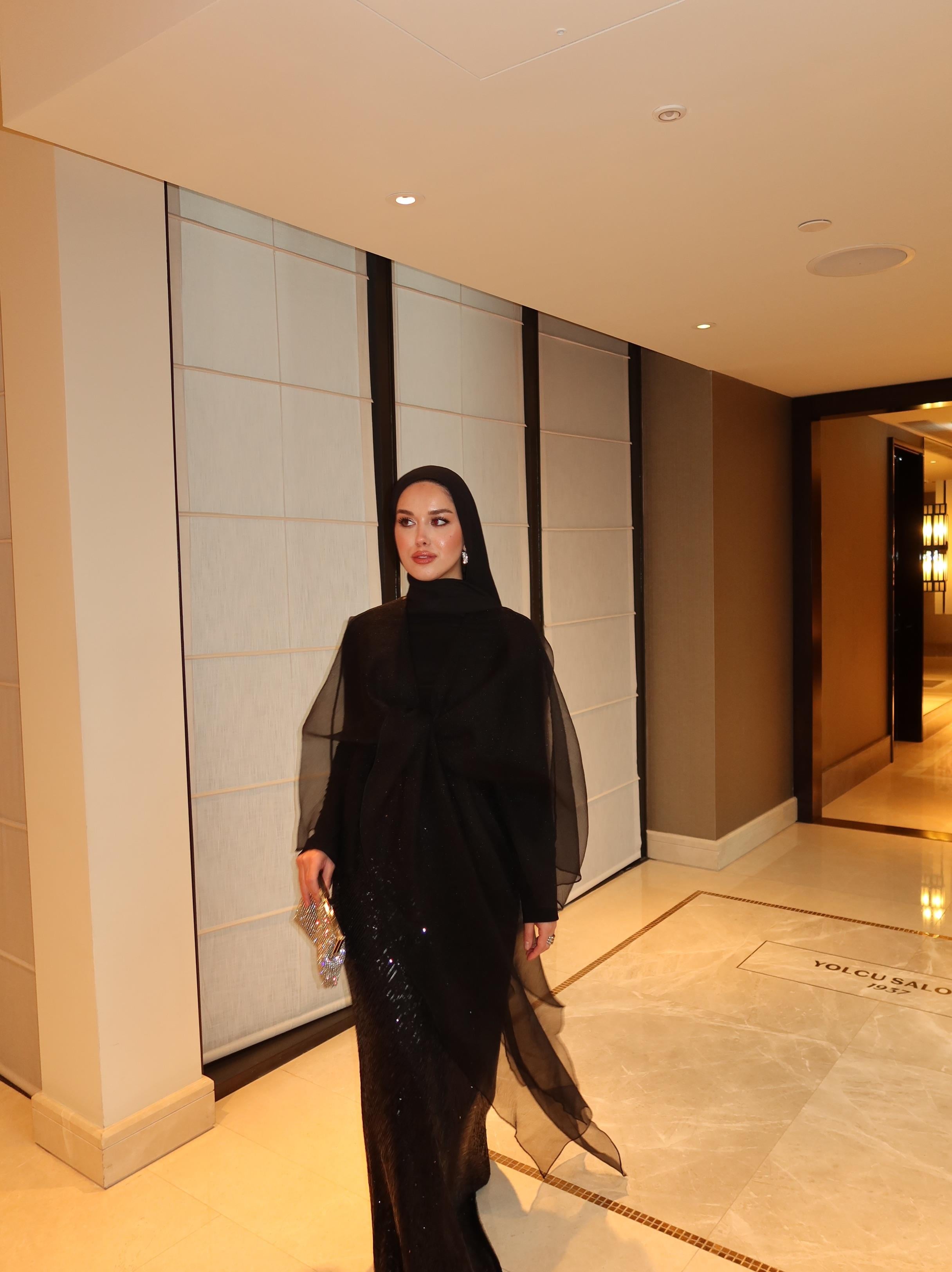 Ola Bağlamalı Organze Üst