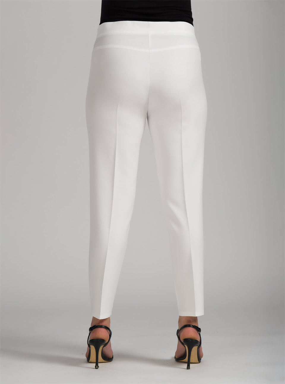 Beyaz Bilek Paça Kumaş Pantolon