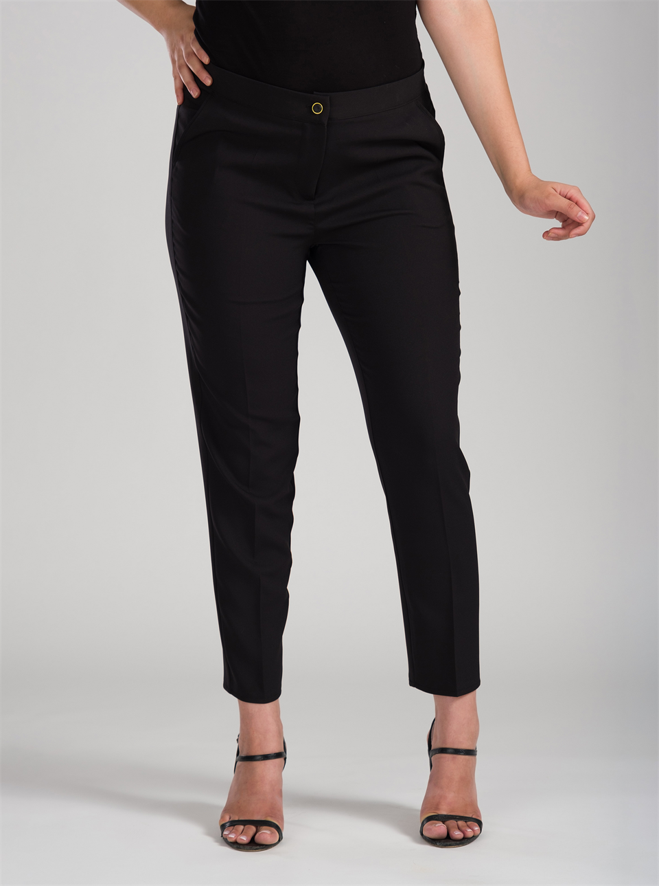 Siyah Bilek Paça Kumaş Pantolon